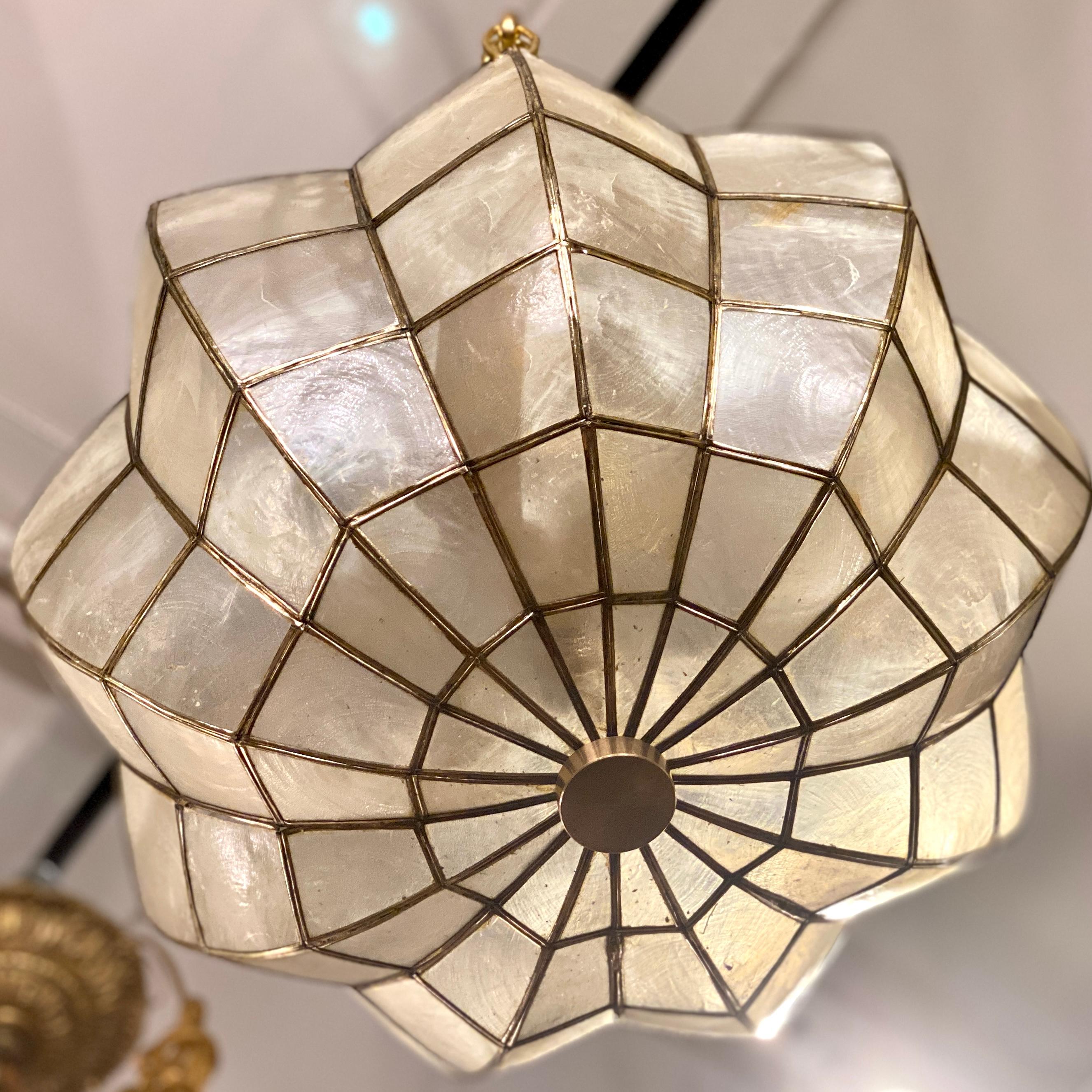 Vintage Capiz Light Fixture In Good Condition In New York, NY