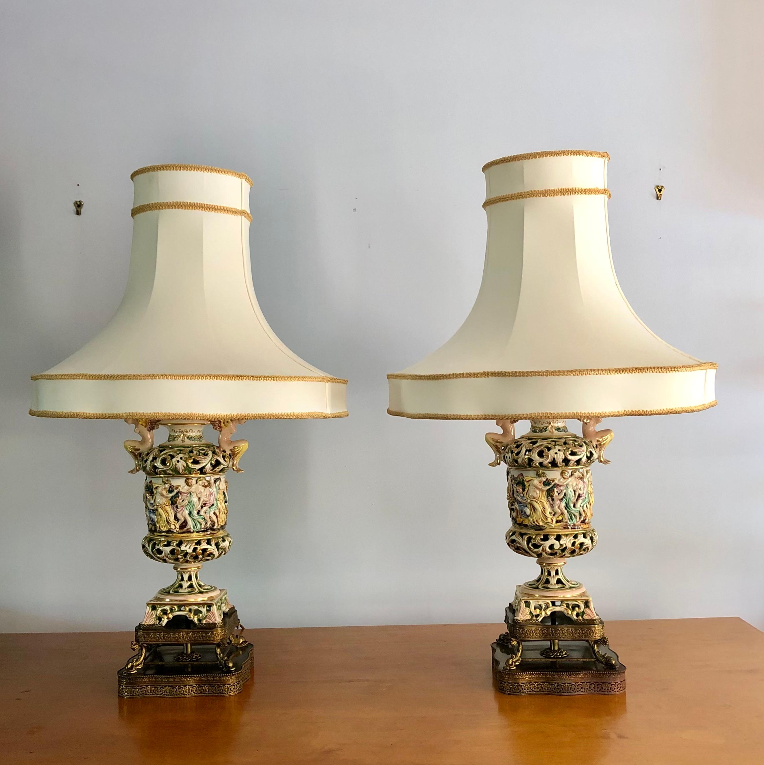 Pair of Vintage Capodimonte ceramic lamps with figurative bacchanal scene For Sale 9