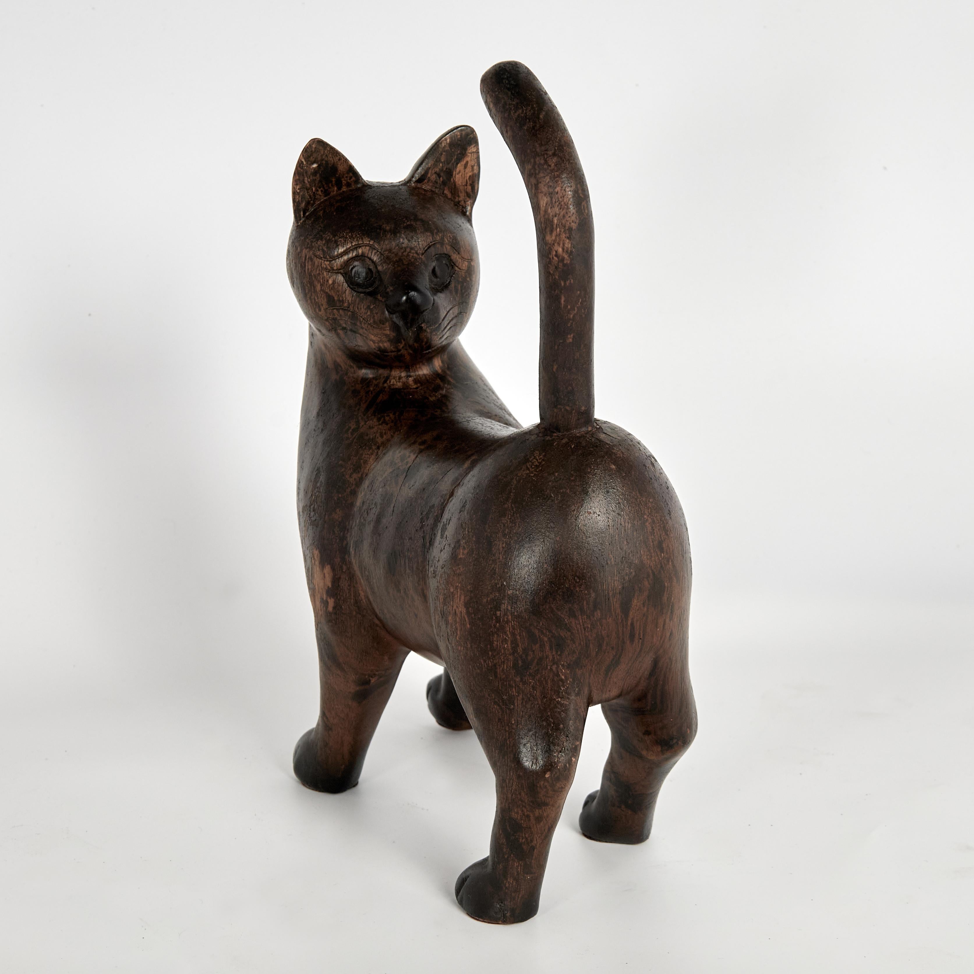 XX secolo Coppia di gatti vintage intagliati in Wood in vendita
