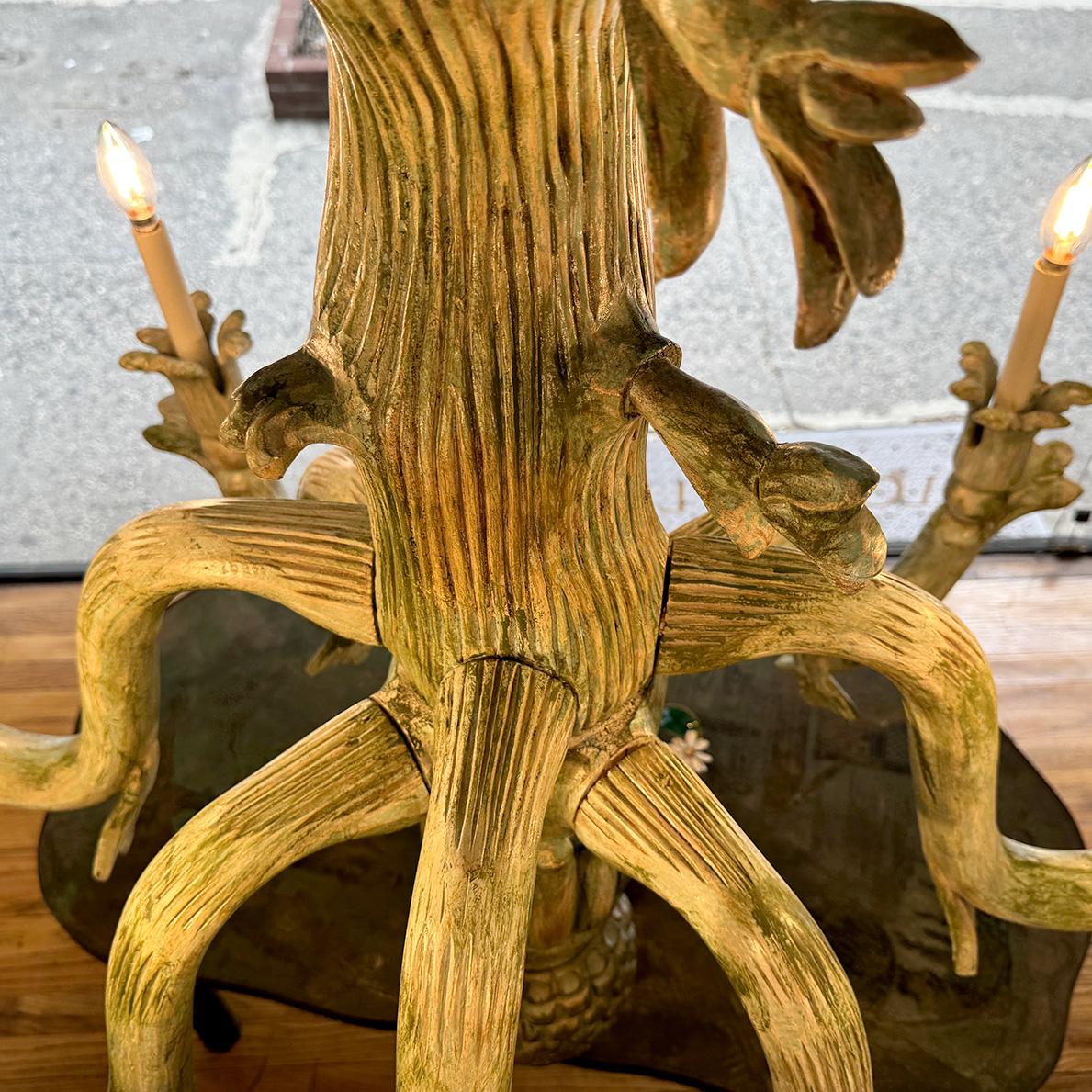 Paire de lustres vintage en bois sculpté, vendus individuellement en vente 6
