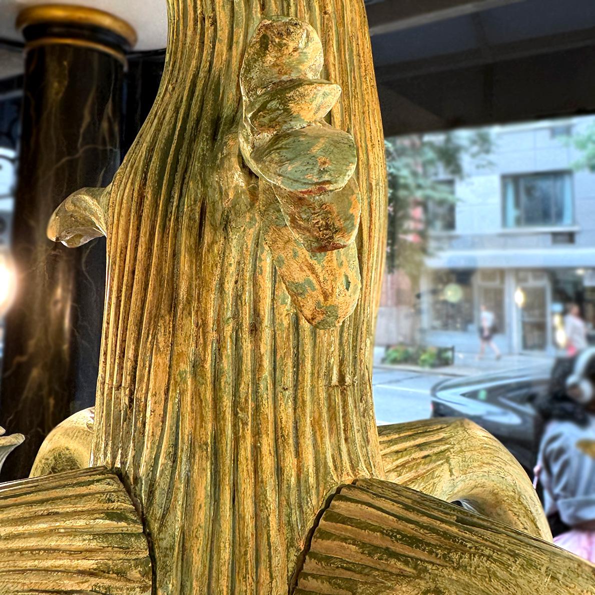 Paire de lustres vintage en bois sculpté, vendus individuellement Bon état - En vente à New York, NY