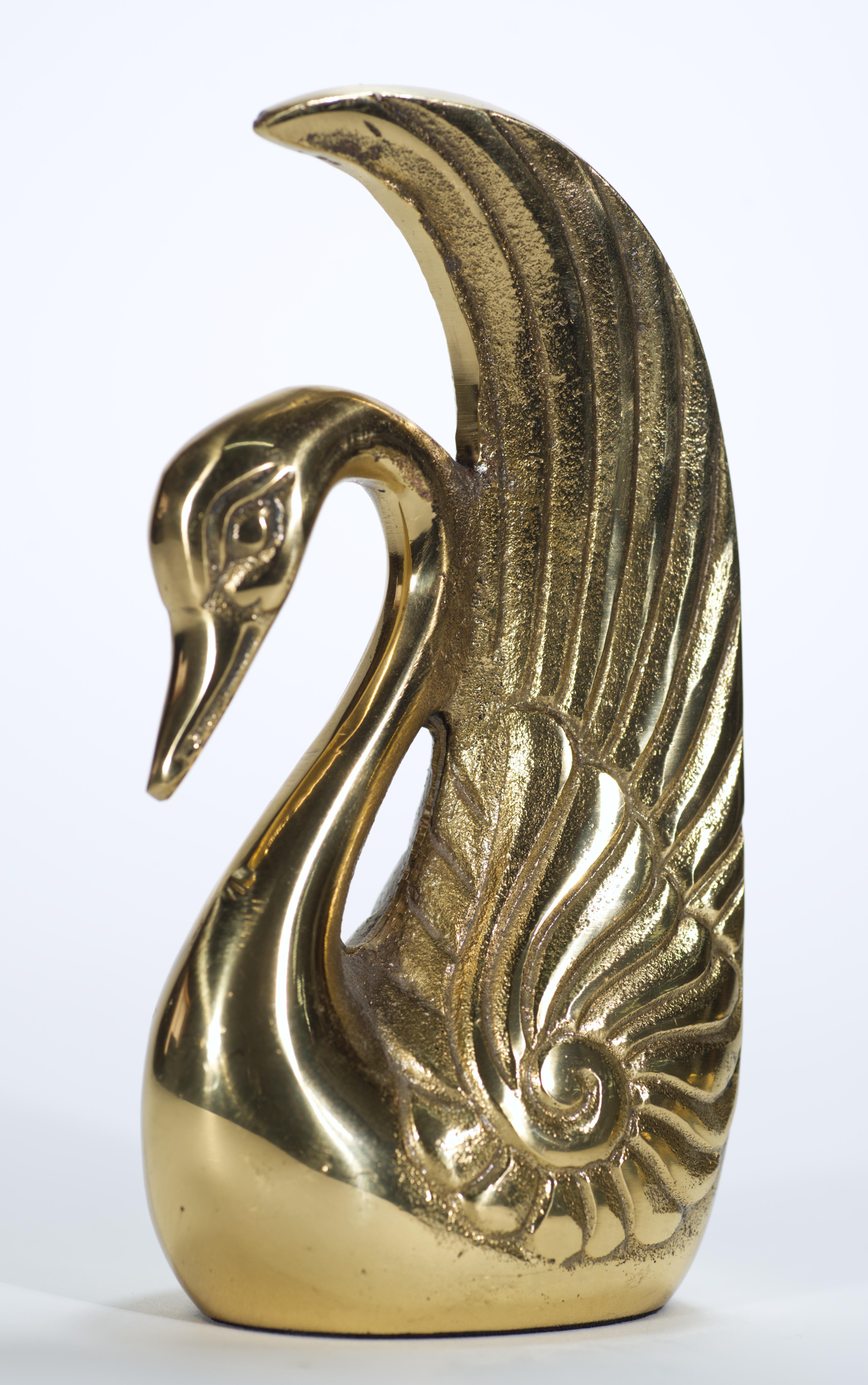 Pair of Vintage Cast Brass Swan Bookends, Art Deco Style In Good Condition For Sale In Clifton Springs, NY