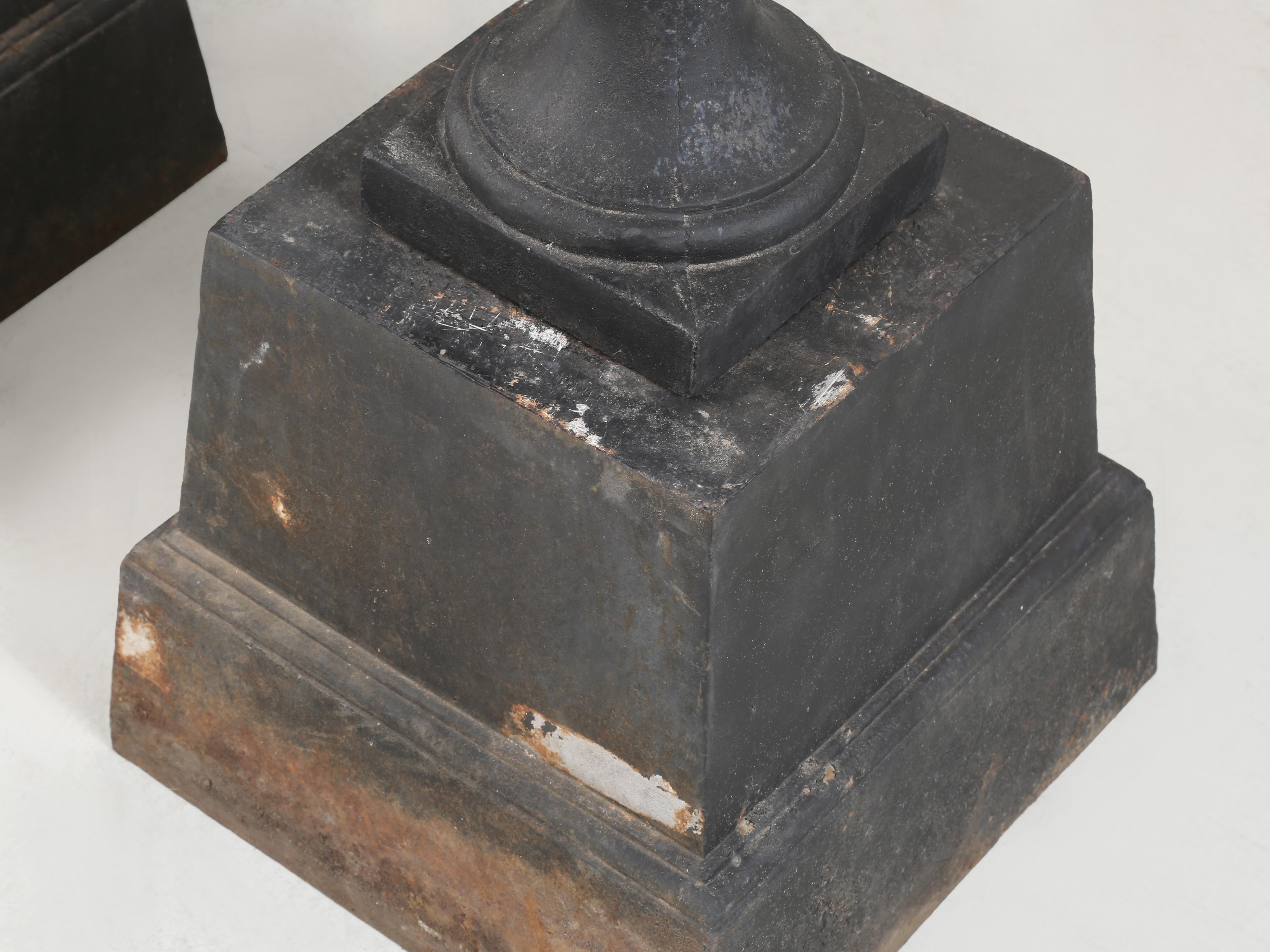 Pair of vintage Cast Iron Neoclassical Urns Matching Cast Iron Plinths c1900's For Sale 12