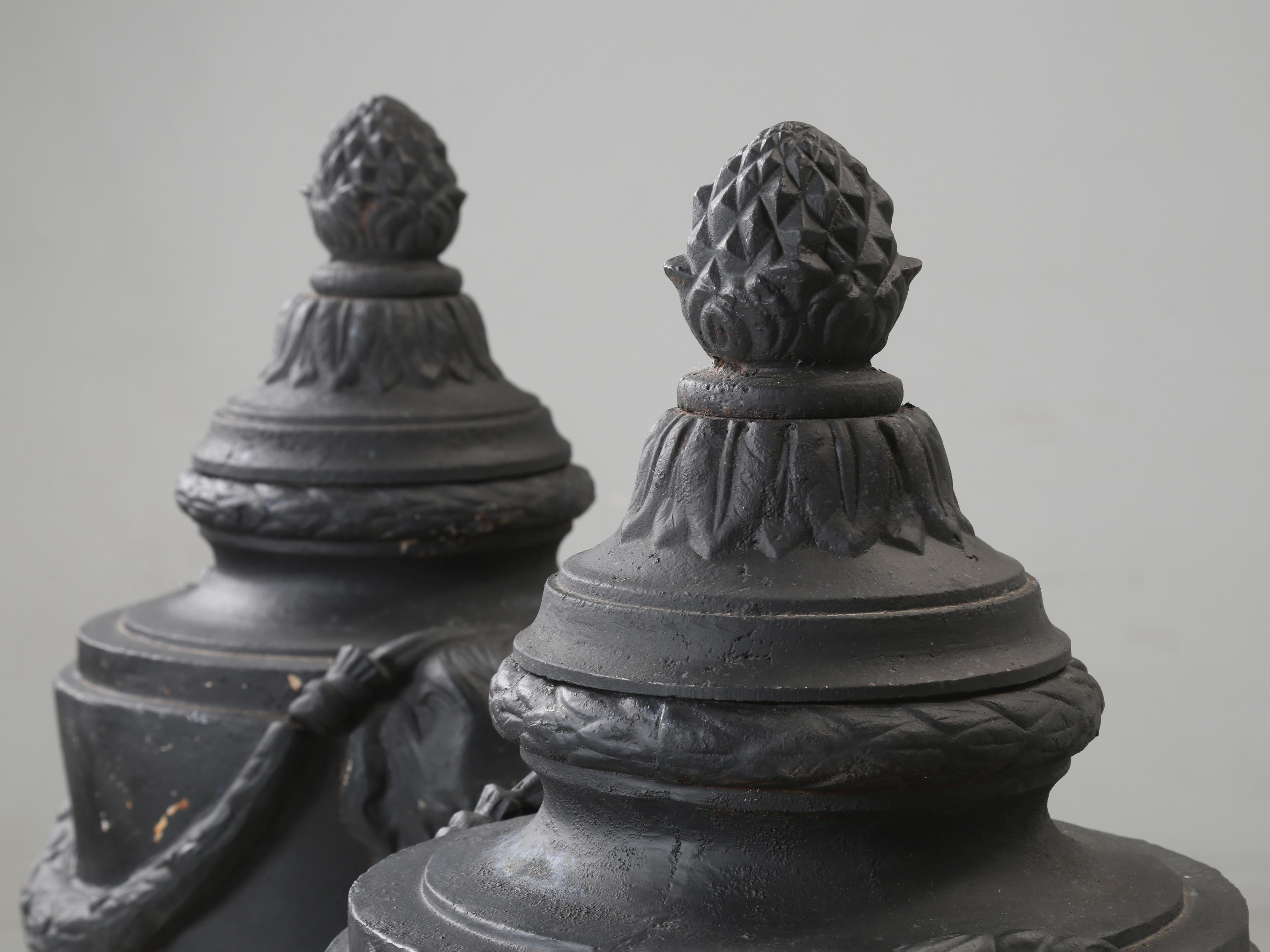 Pair of vintage Cast Iron Neoclassical Urns Matching Cast Iron Plinths c1900's For Sale 4