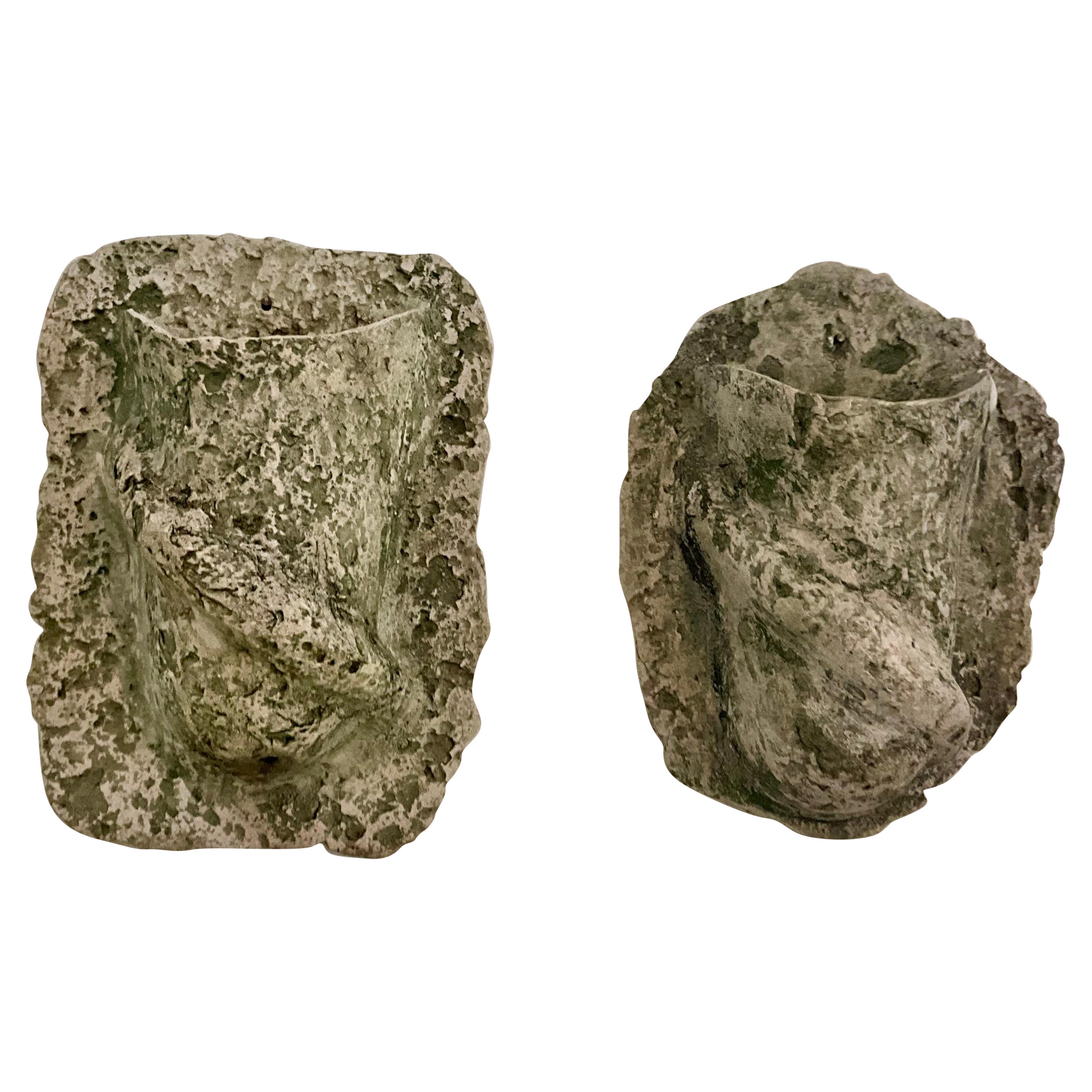 Coppia di fioriere da parete in pietra fusa d'epoca, design rustico ispirato al corallo