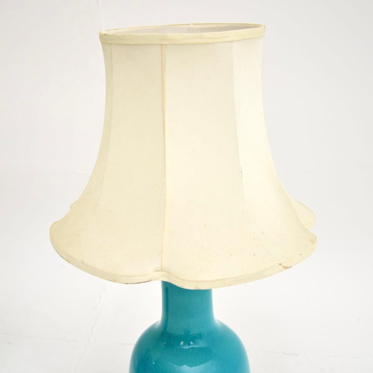 Mid-Century Modern Pair of Vintage Ceramic and Brass Table Lamps For Sale