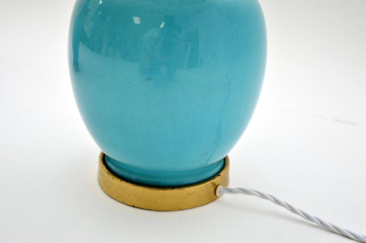 Paire de lampes de bureau vintage en céramique et laiton en vente 1