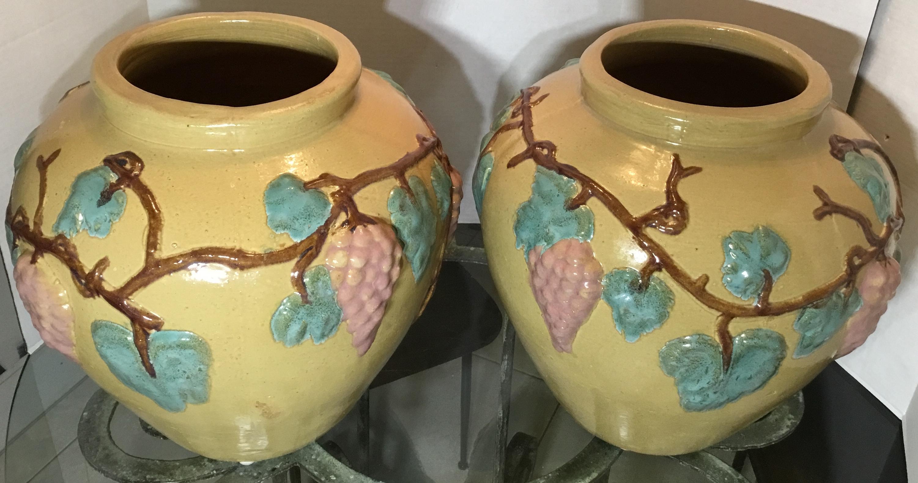 Paar Vintage-Vasen oder Pflanzgefäße aus Keramik (Gegossen) im Angebot
