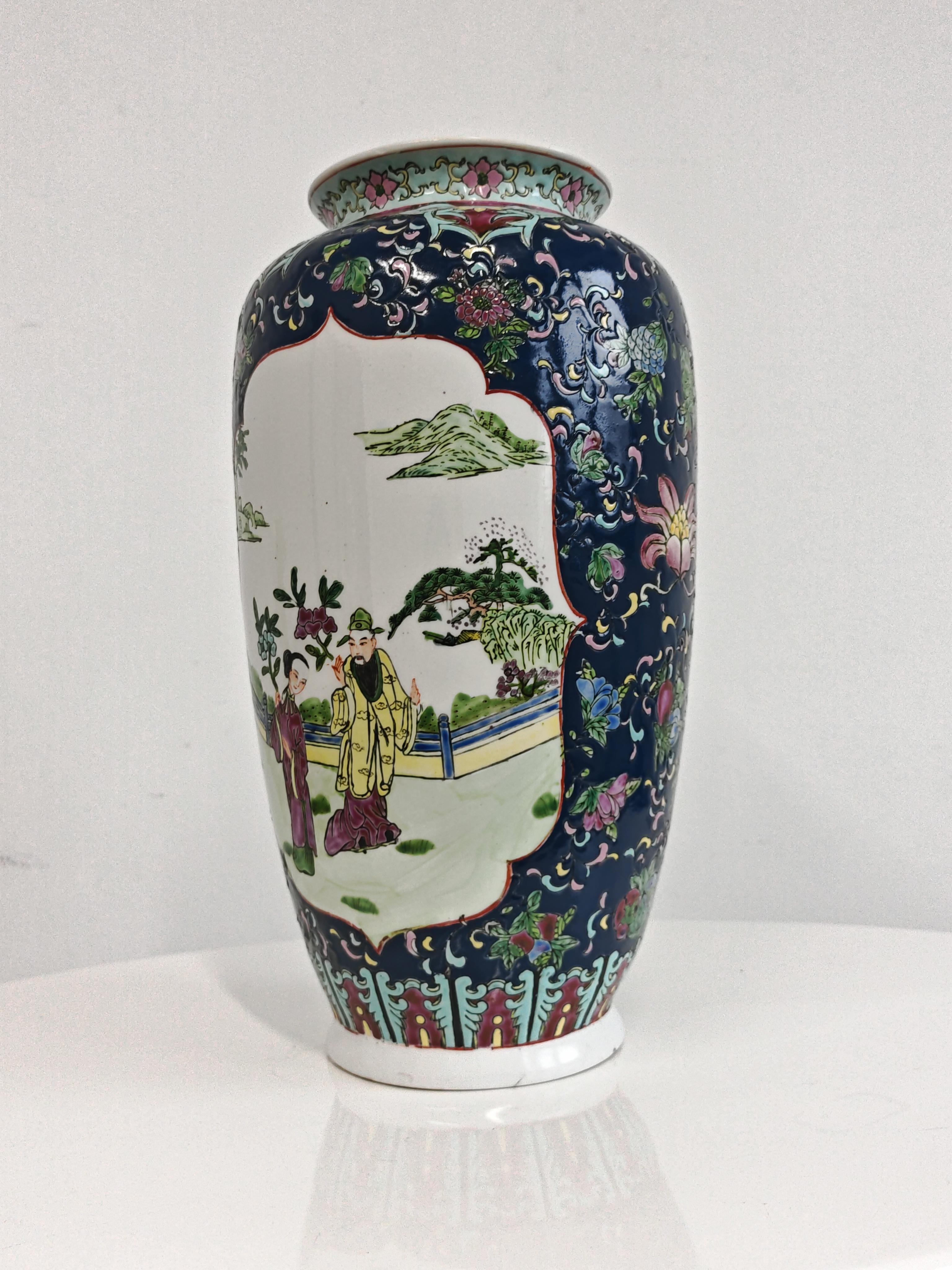 Paire de vases Vintage Cermaic Famille Rose, China 1930s en vente 3