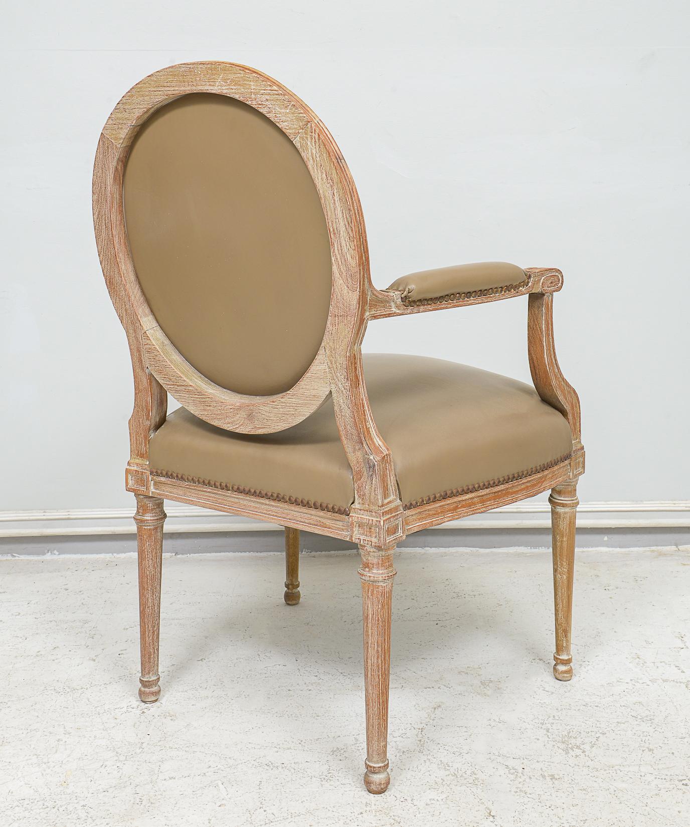 Paar Vintage Cerused Oak  Sessel im neoklassischen Stil im Angebot 2