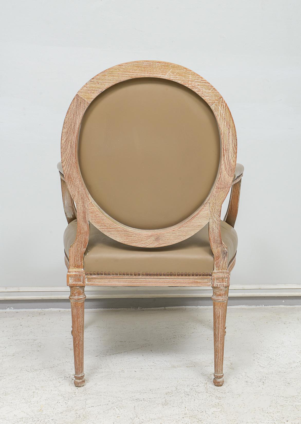 Paar Vintage Cerused Oak  Sessel im neoklassischen Stil im Angebot 3