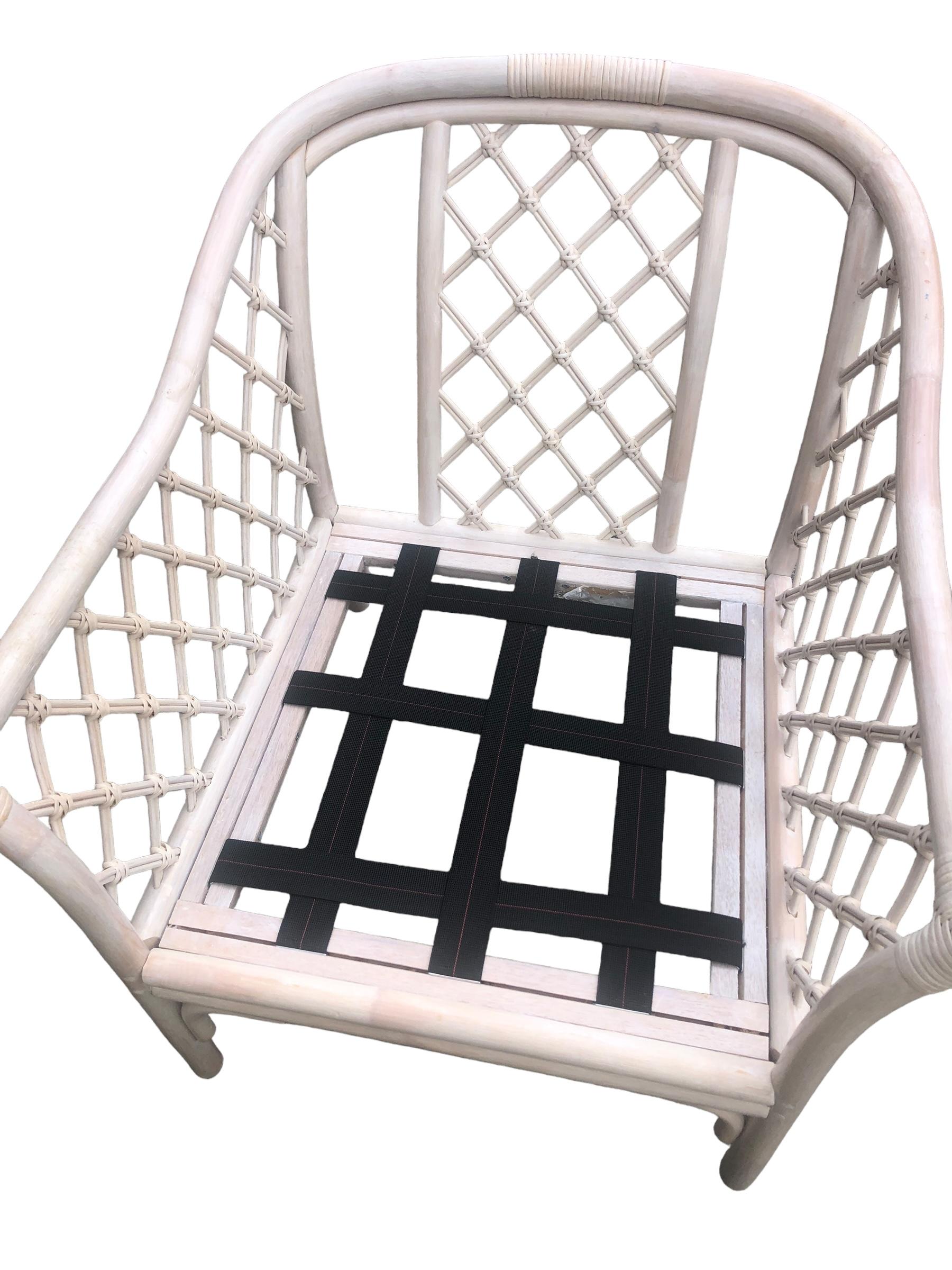 Paar Vintage-Stühle aus gekälktem Rattan im Zustand „Gut“ im Angebot in Chapel Hill, NC