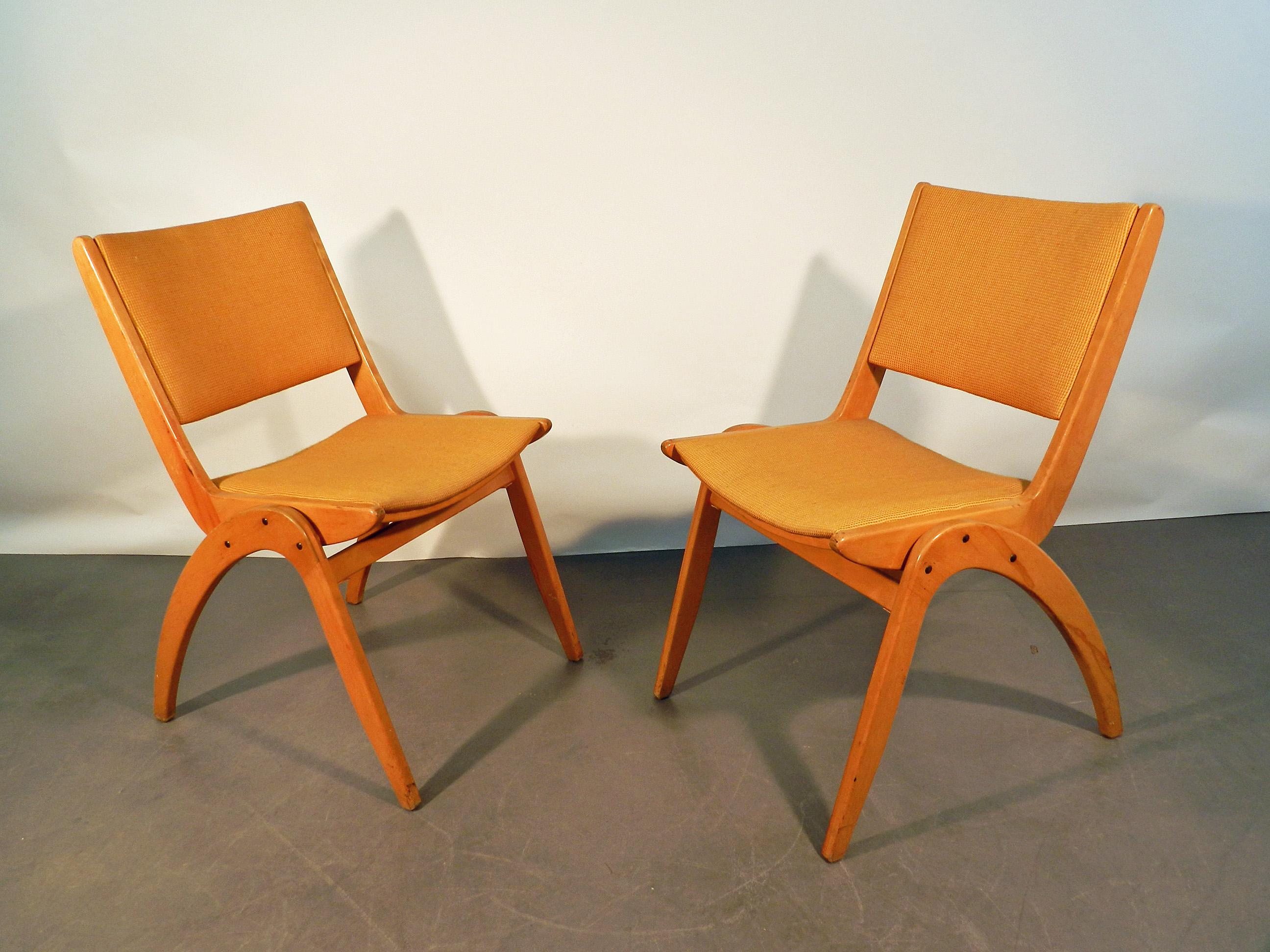 Pair of vintage chairs, circa 1950-1960.
Origin North America.
Canada or USA.