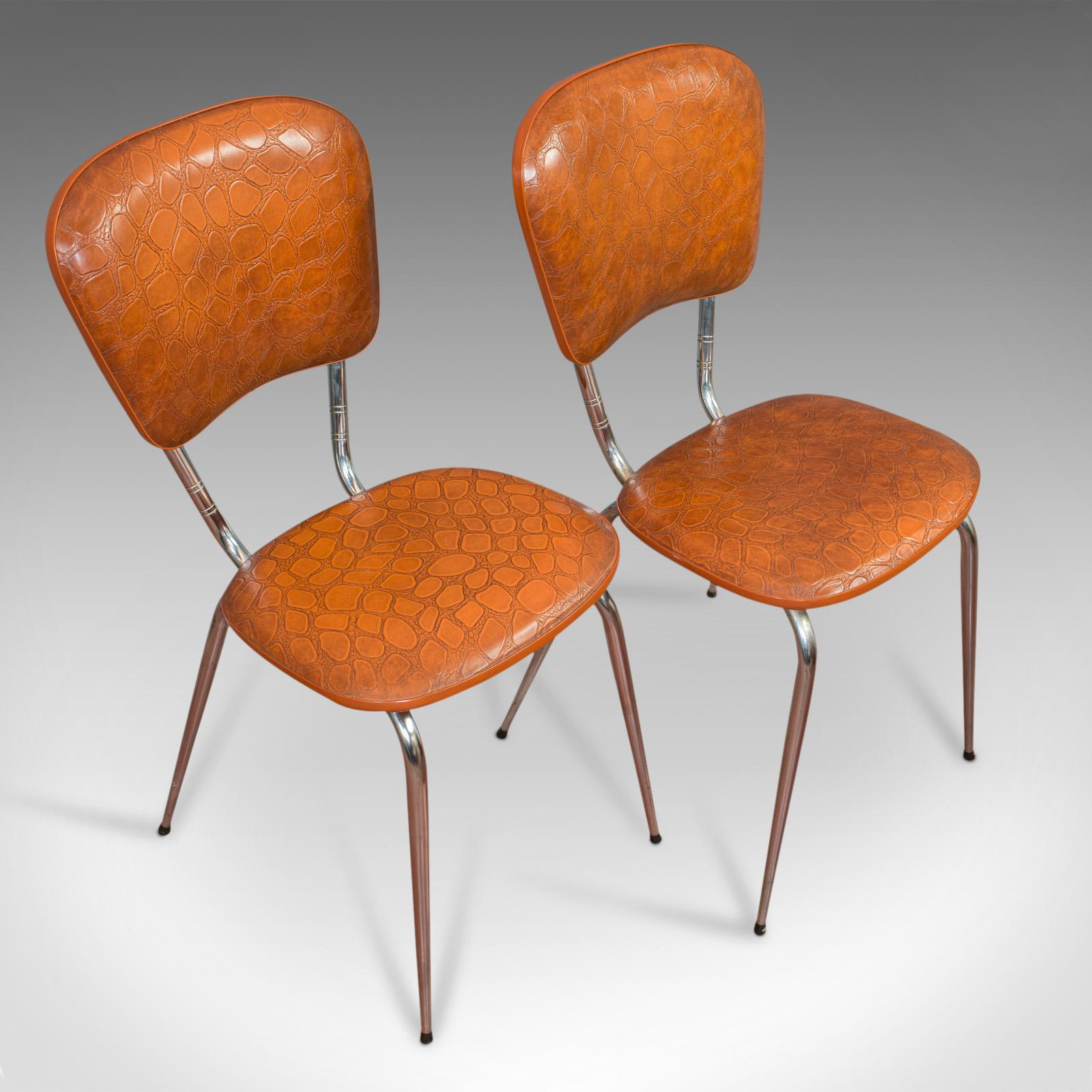Paar Vintage Stühle:: Französisch:: Faux Krokodil Polsterung:: Schreibtisch:: Frühstücksstuhl (20. Jahrhundert) im Angebot
