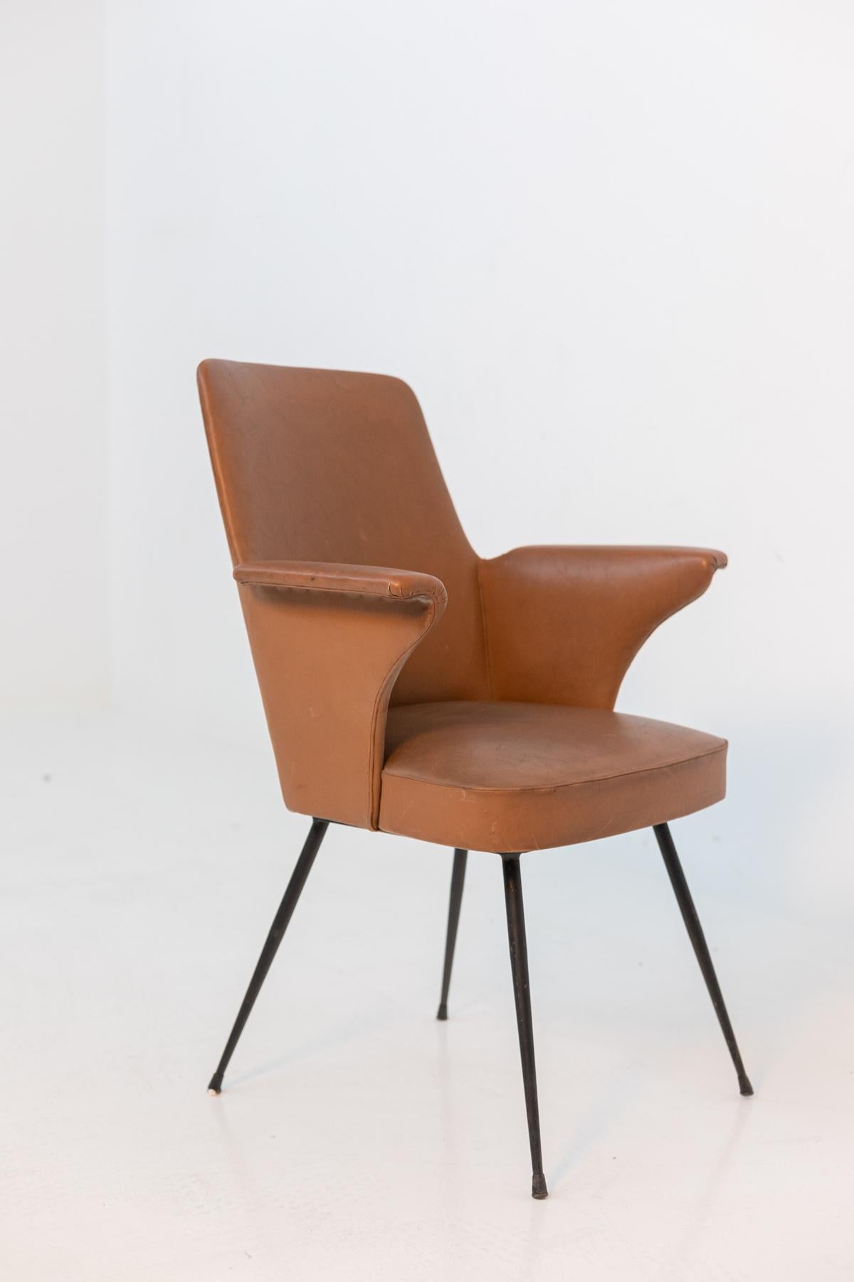 Mid-20th Century Pair of Vintage Chairs in Leather by Nino Zoncada, 1950 For Sale