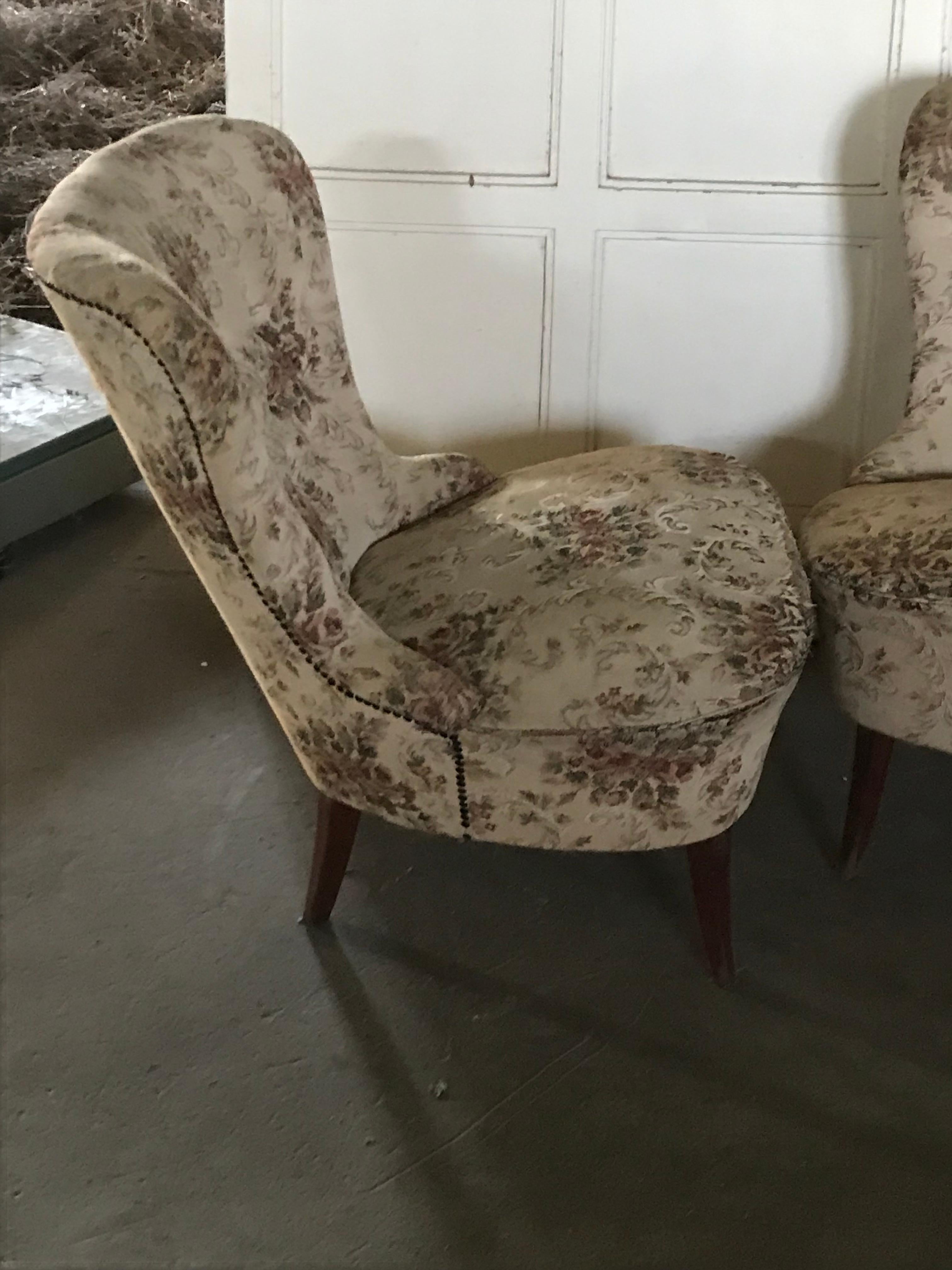 Pair of Vintage Chairs in Original Floral Fabric For Sale 1