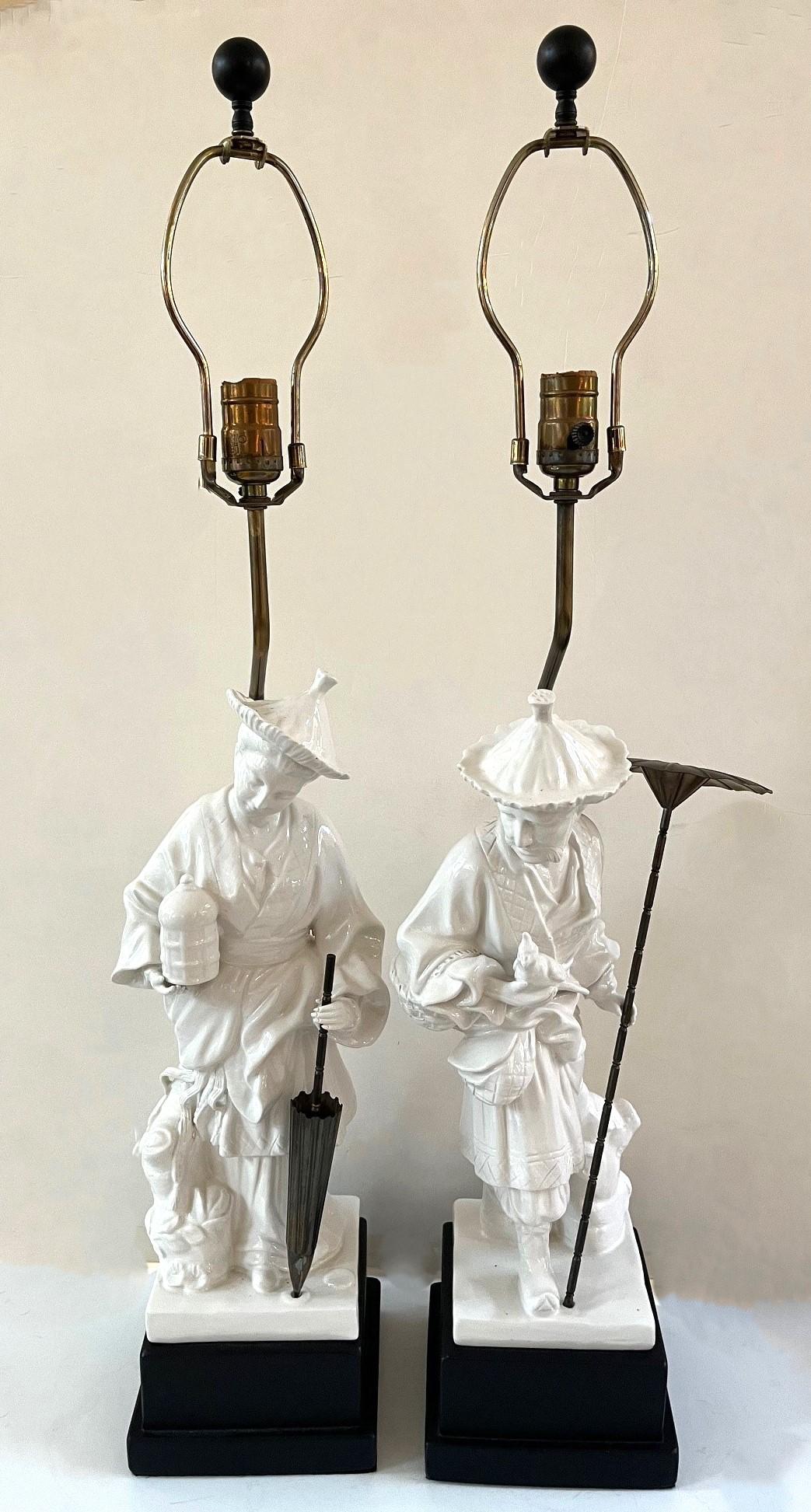 Paire de lampes de bureau vintage de style chinoiserie en porcelaine Chapman Blanc De Chine en vente 4