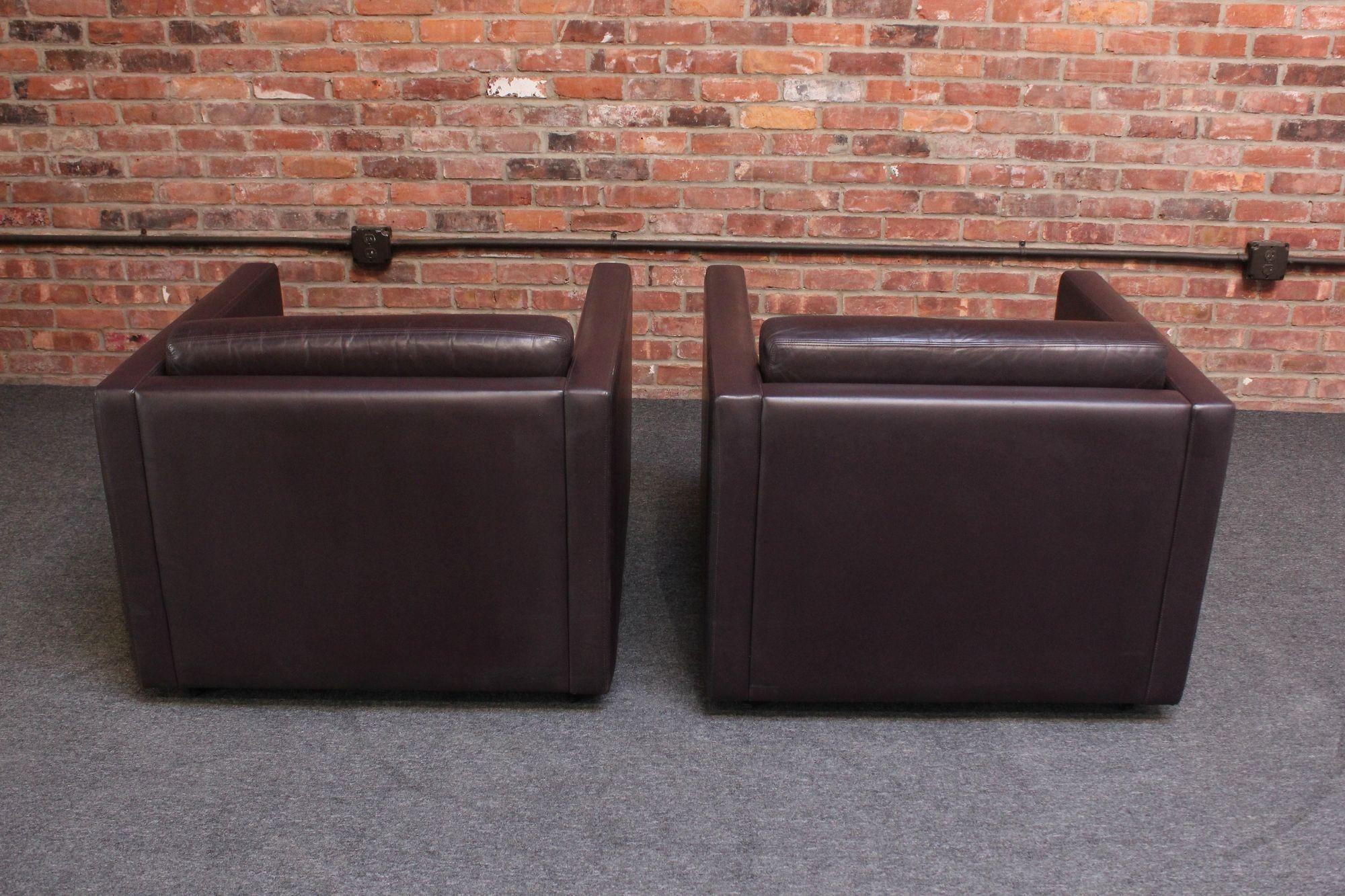 Late 20th Century Pair of Vintage Charles Pfister for Knoll Leather Cube Chairs For Sale