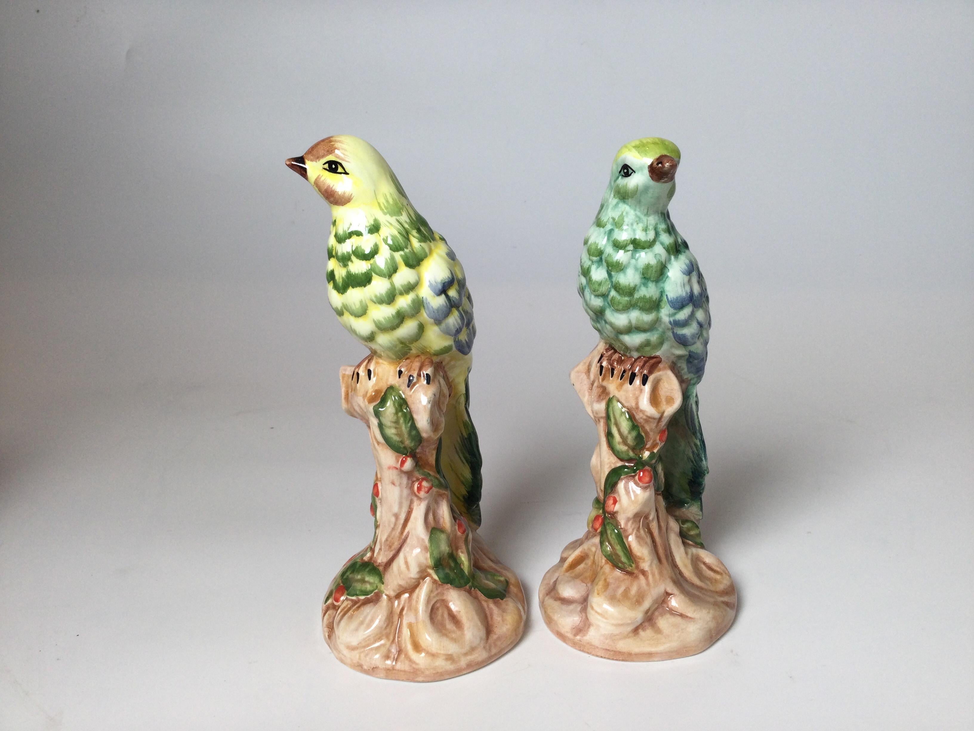 Porcelaine Paire d'oiseaux italiens vintage en porcelaine de Chelsea House en vente