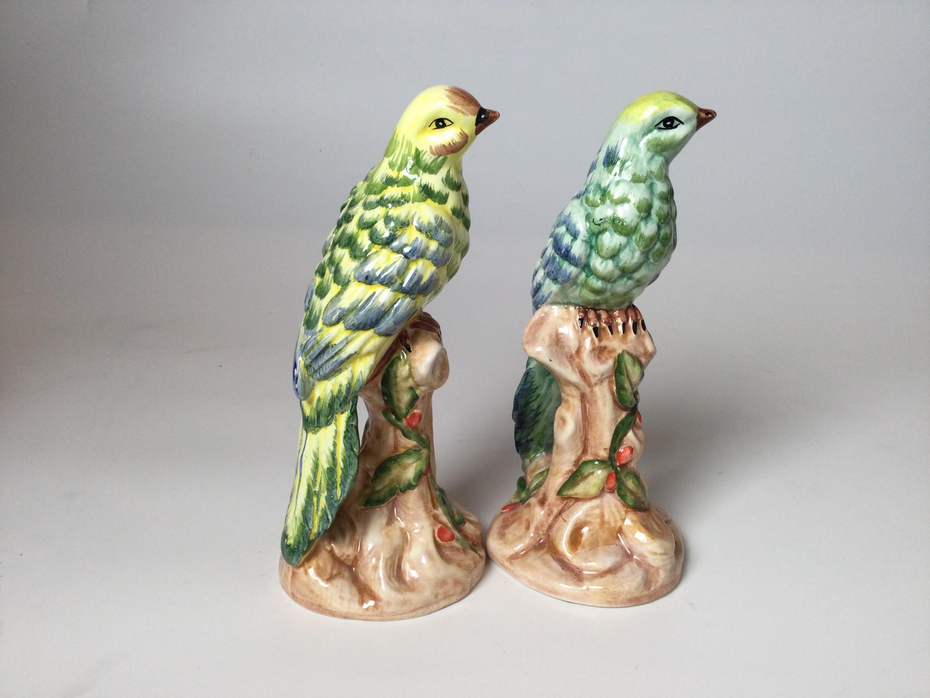 20th Century Pair of Vintage Chelsea House Porcelain Italian Birds For Sale
