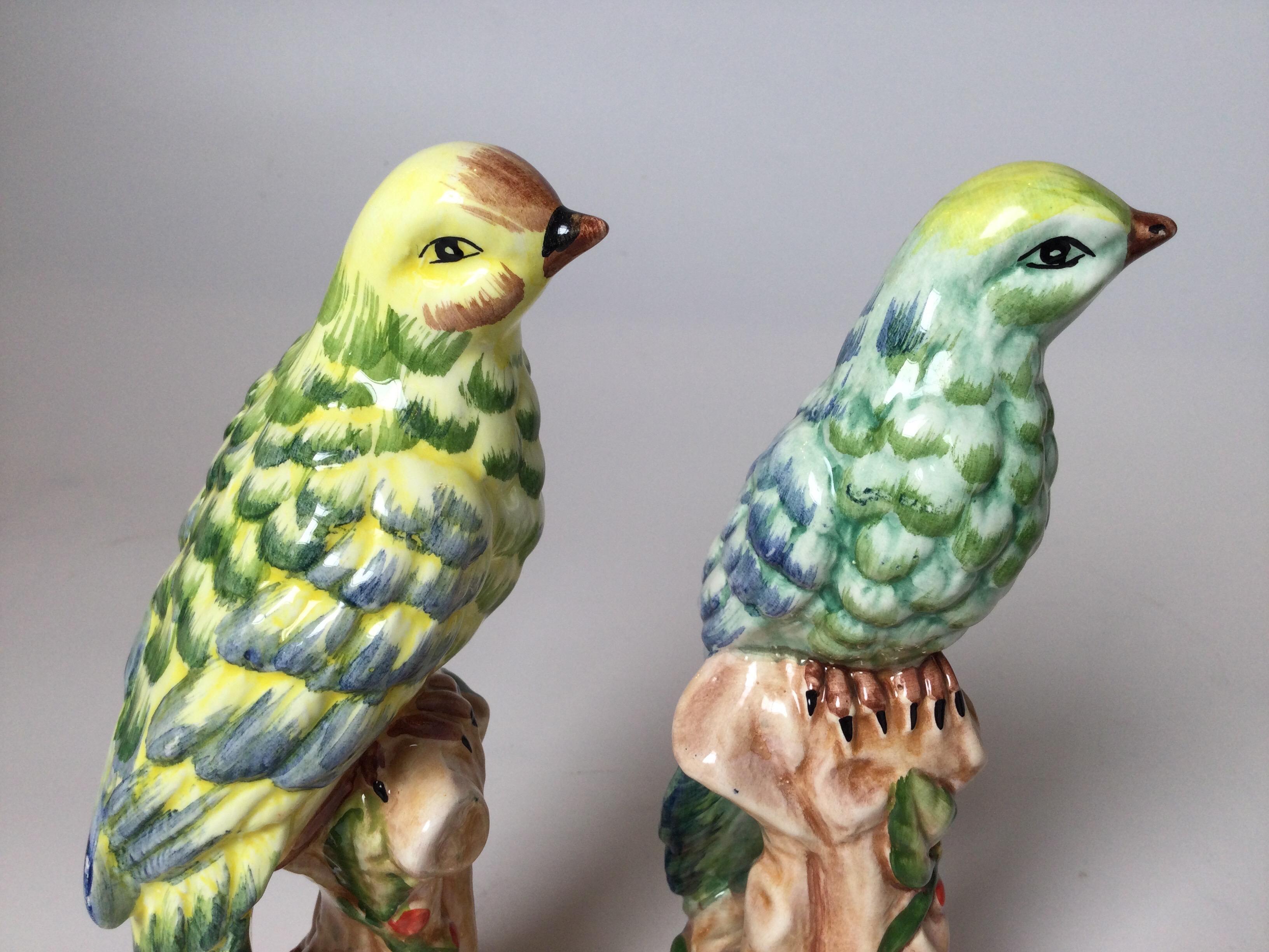 Paire d'oiseaux italiens vintage en porcelaine de Chelsea House en vente 2