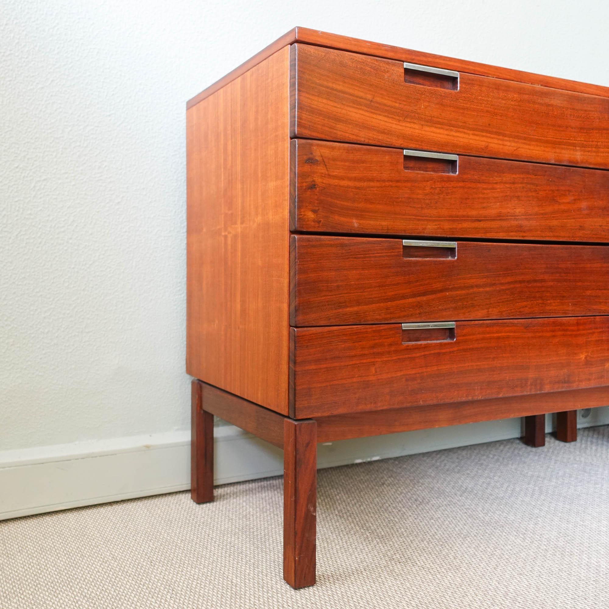 Pair of Vintage Chest of Drawers by FOC 'Fábrica Osório de Castro', 1970's In Good Condition In Lisboa, PT