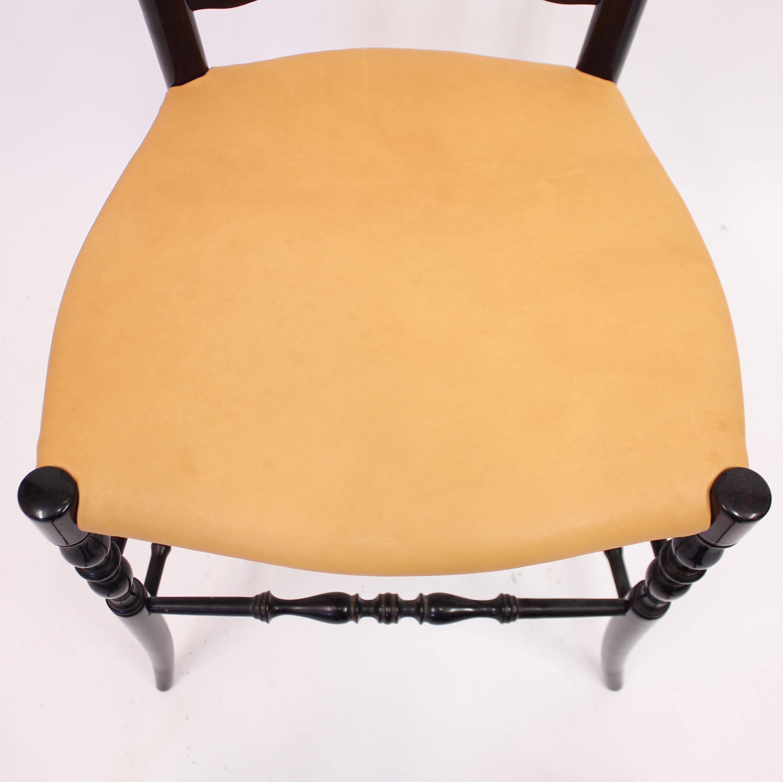Pair of Vintage Chiavari Chairs with Leather Seats, circa 1950 10