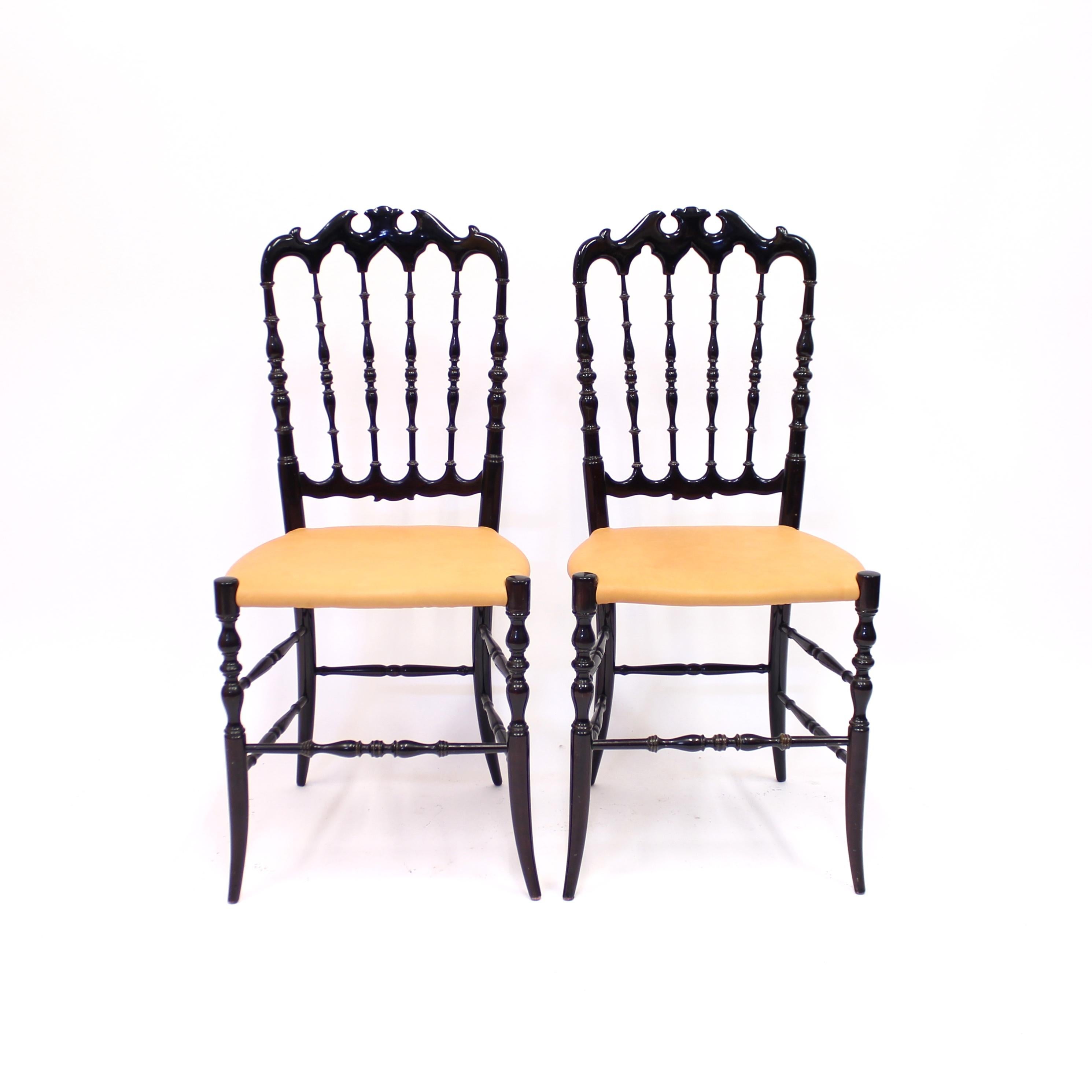 Pair of Vintage Chiavari Chairs with Leather Seats, circa 1950 In Good Condition In Uppsala, SE
