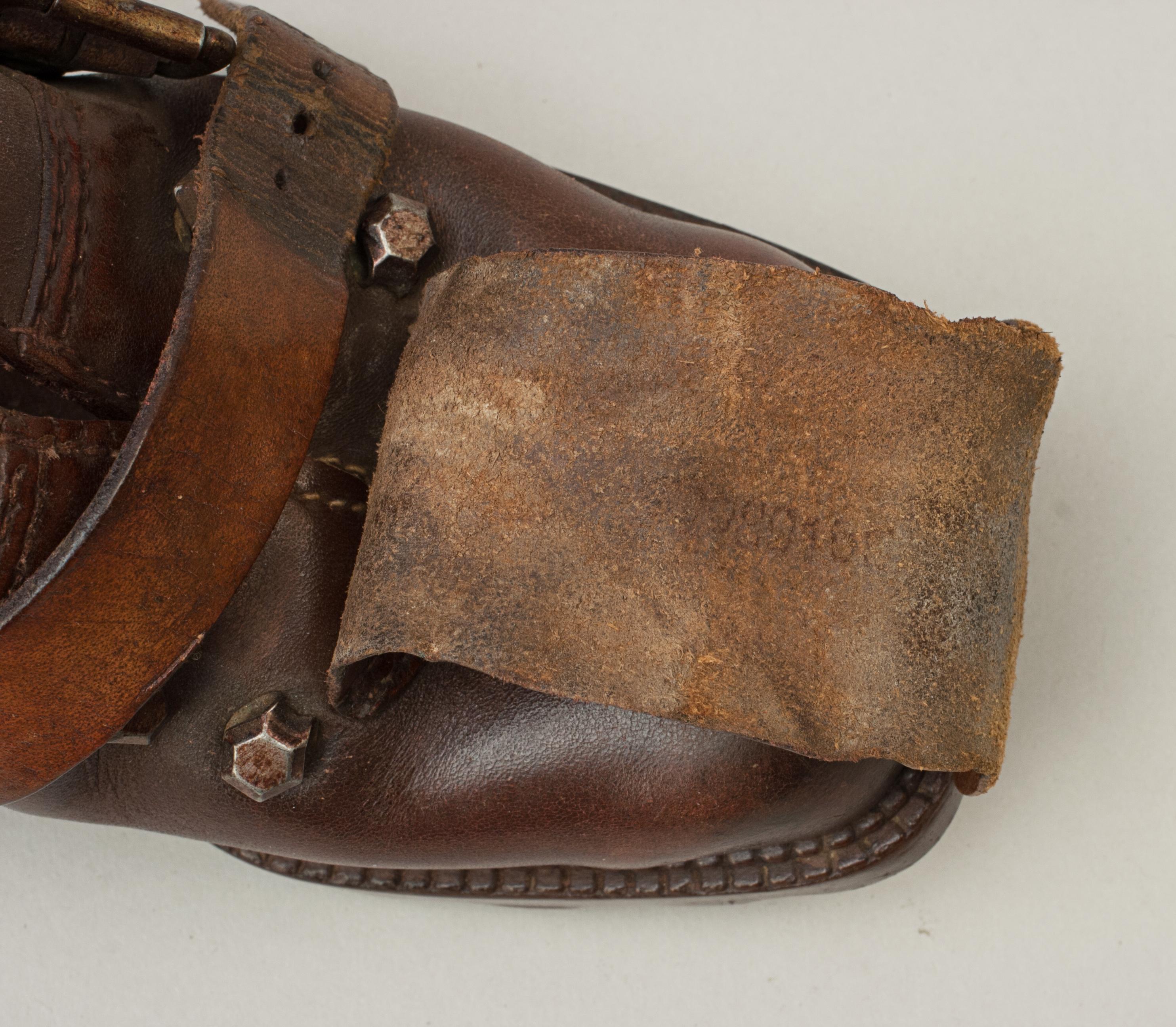 Mid-20th Century Pair of Vintage Children's Ski Boots in Leather, Wasserdicht For Sale