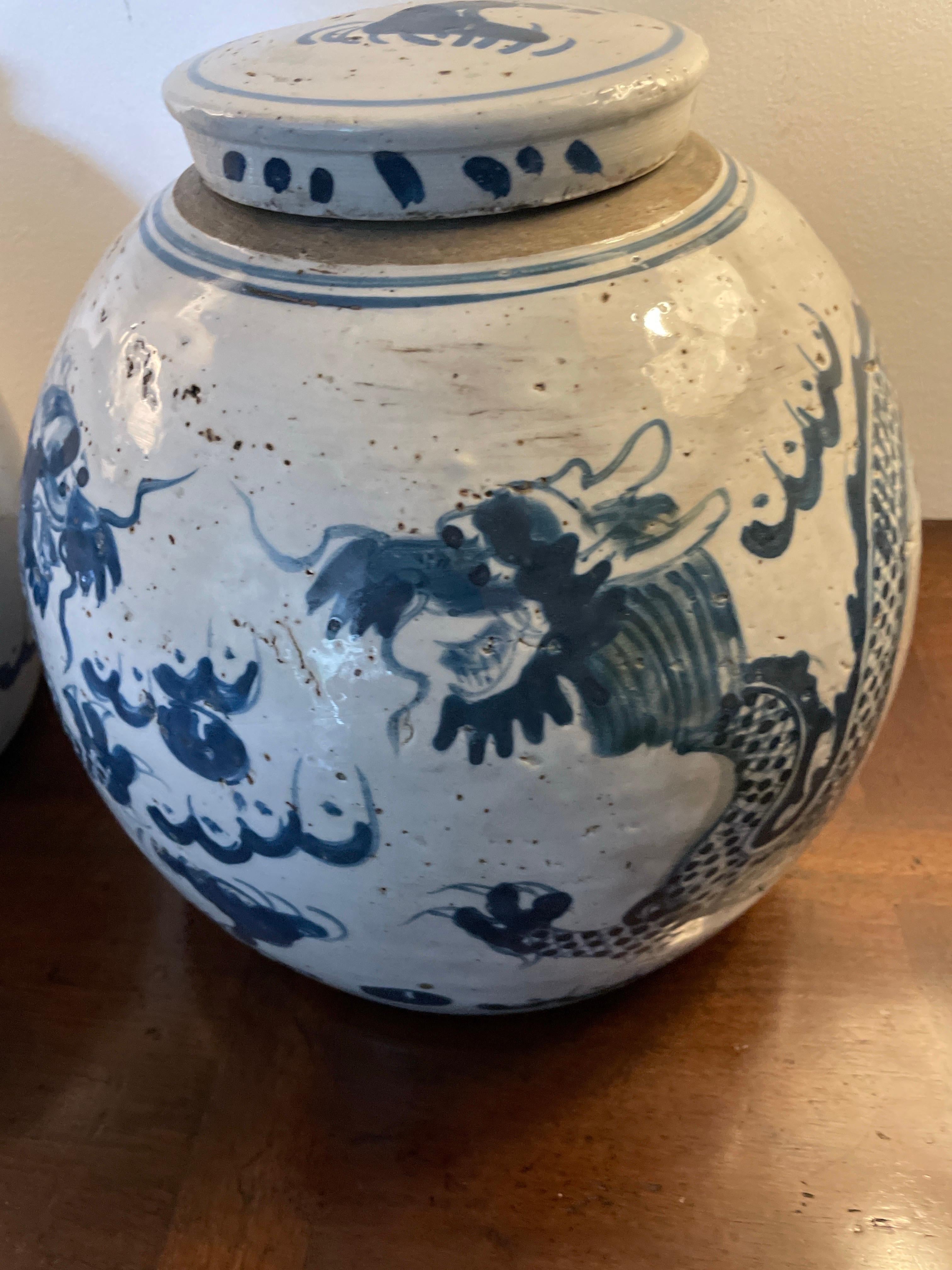 Paar chinesische Blau-Weiß-Deckelgläser im Vintage-Stil (Chinesisch) im Angebot