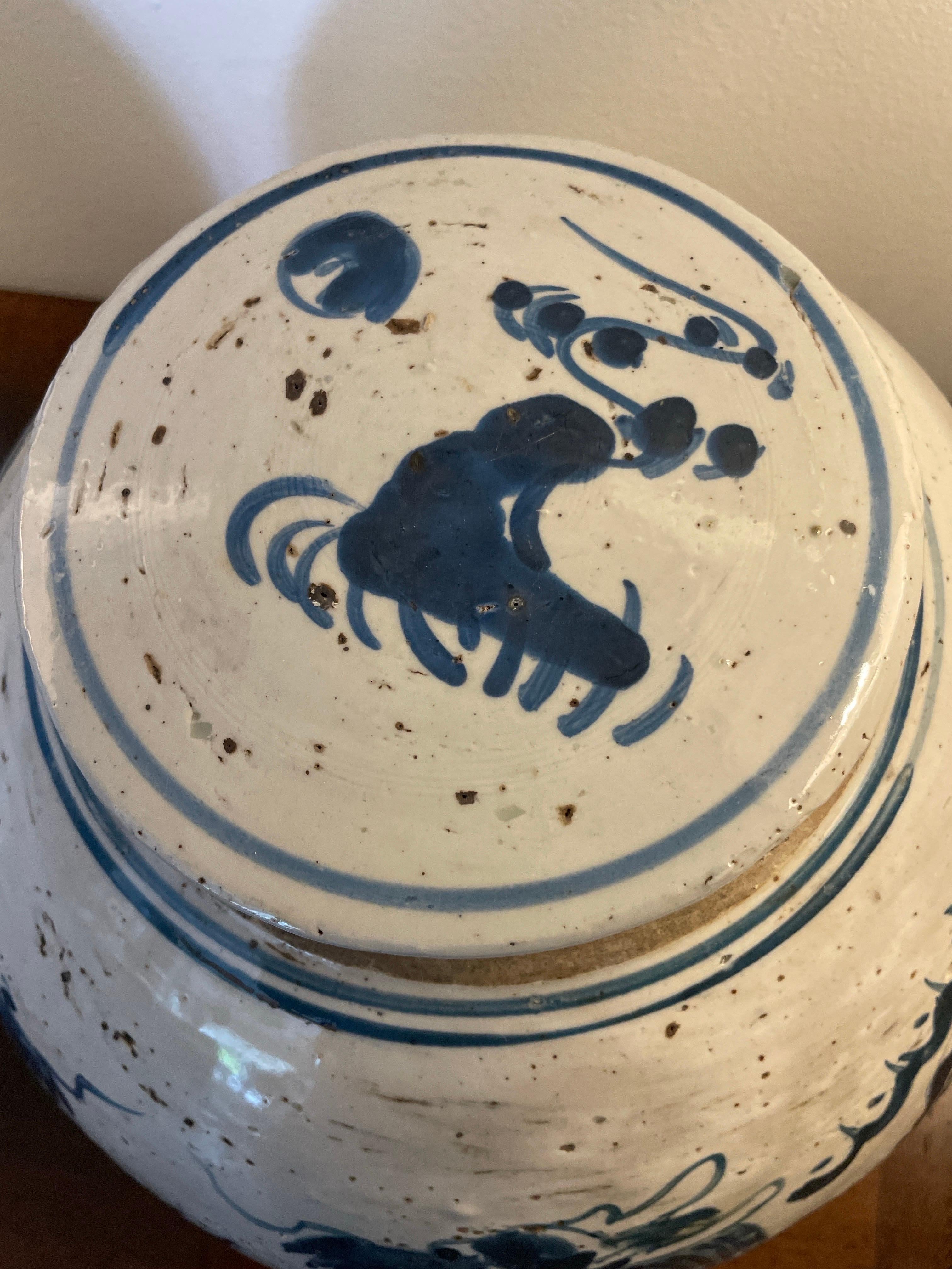 Paar chinesische Blau-Weiß-Deckelgläser im Vintage-Stil im Zustand „Gut“ im Angebot in West Palm Beach, FL