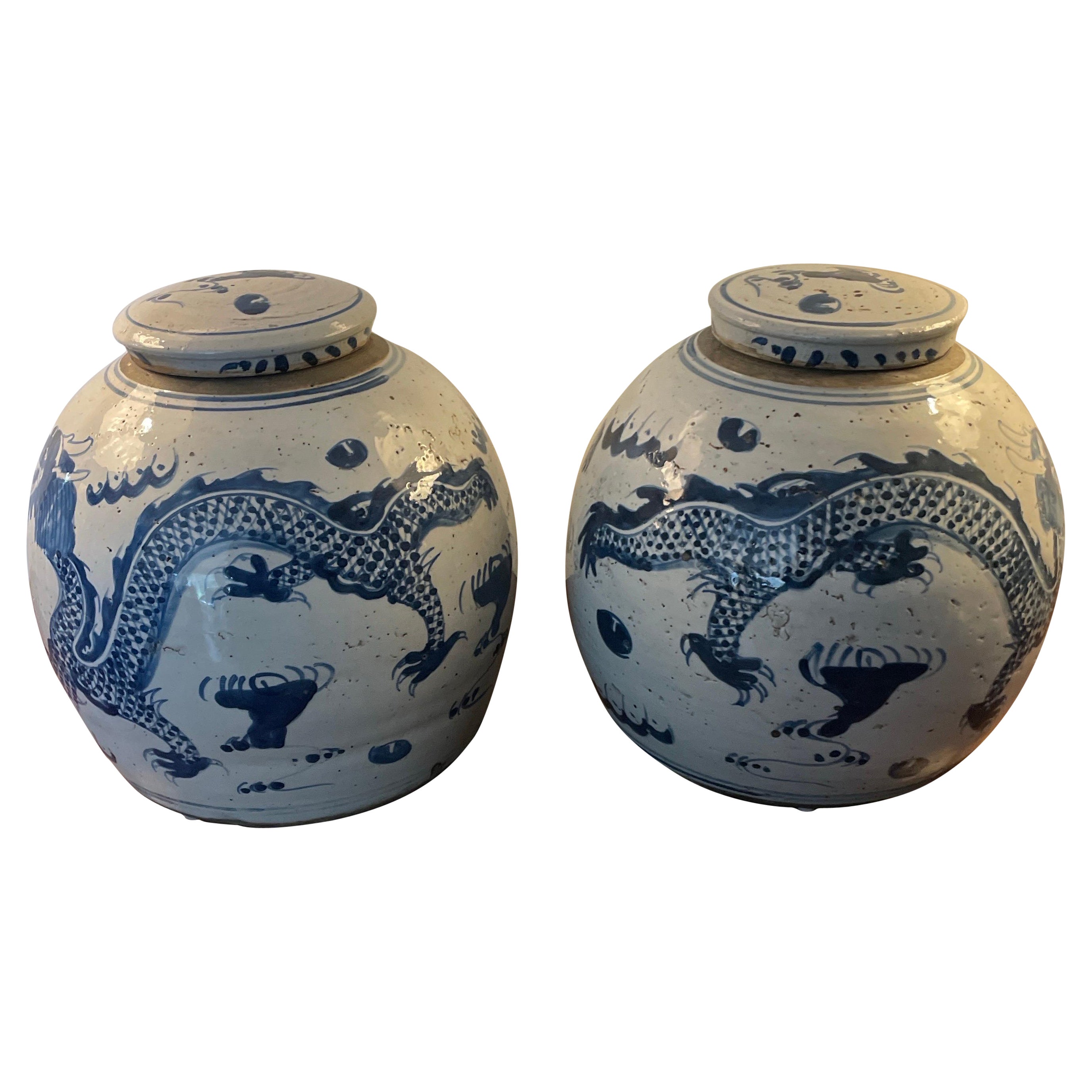 Paar chinesische Blau-Weiß-Deckelgläser im Vintage-Stil im Angebot