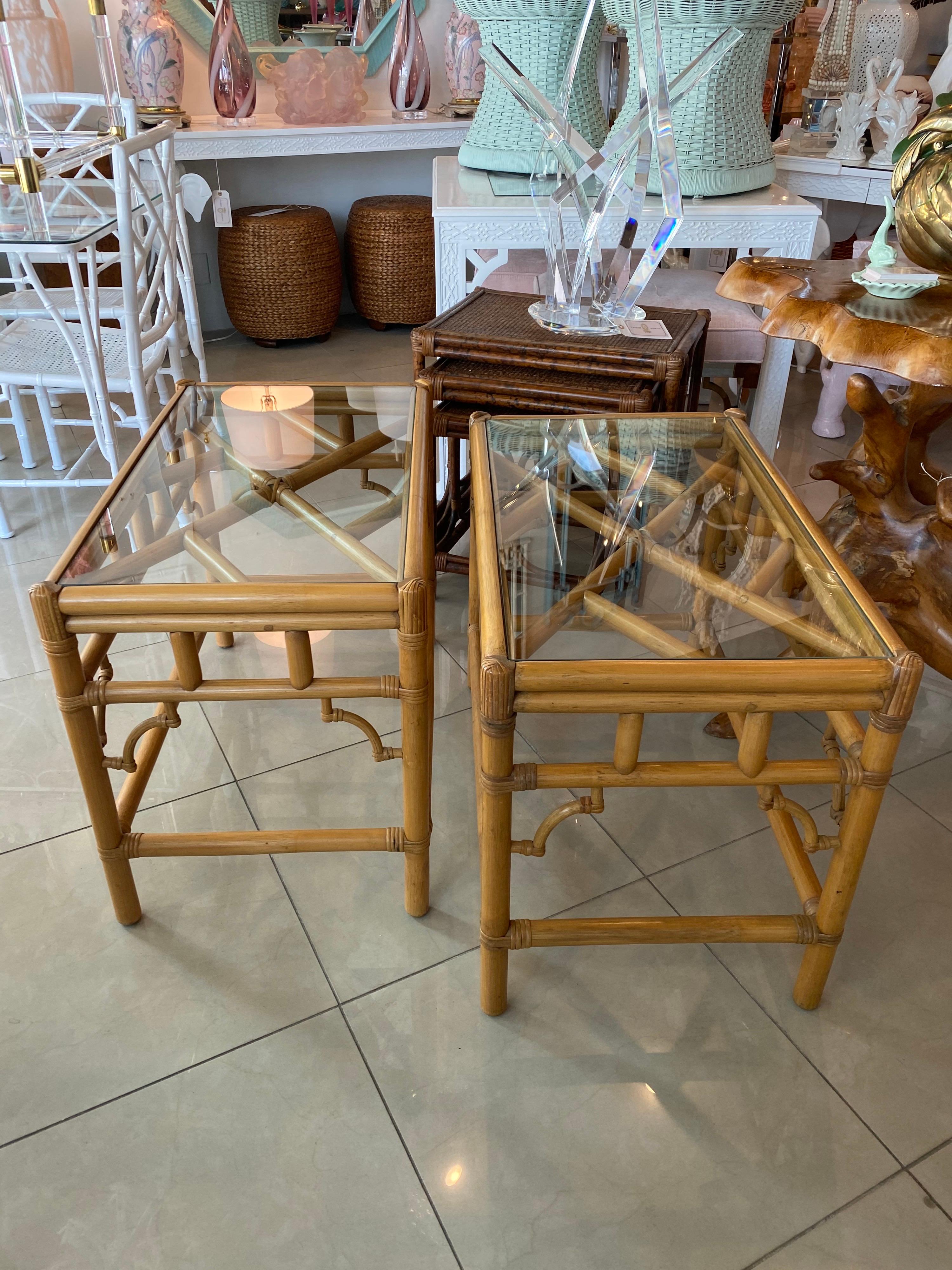 Pair of Vintage Chinese Chippendale Rattan Side Glass Top End Tables In Good Condition In West Palm Beach, FL
