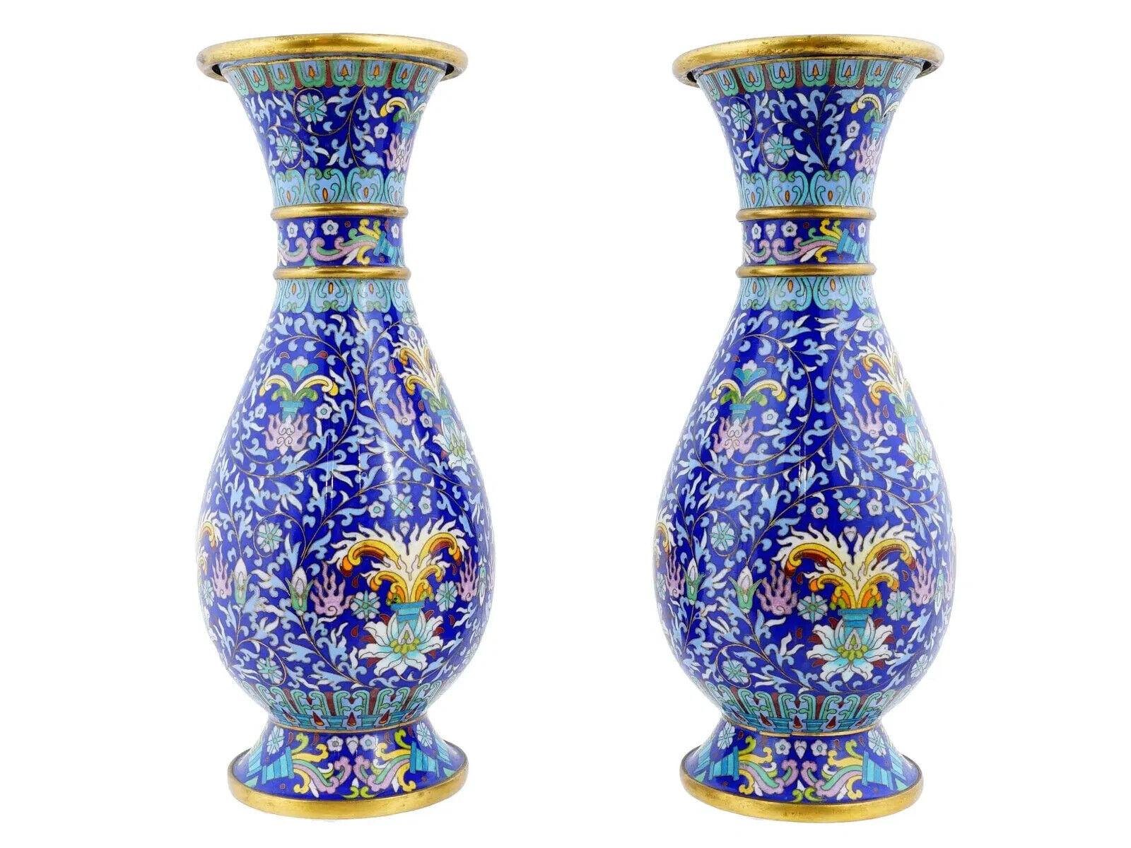 Cinese Coppia di vasi cinesi d'epoca in smalto cloisonne in vendita
