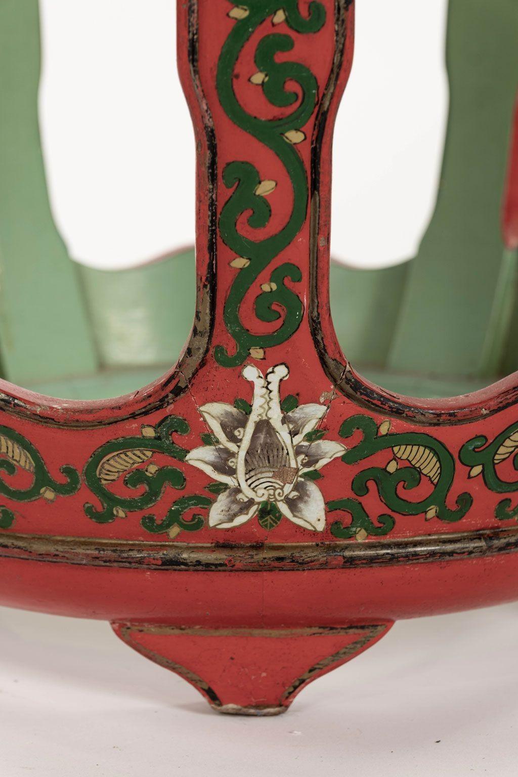 Paire de sièges de jardin laqués et peints vintage chinois en vente 5