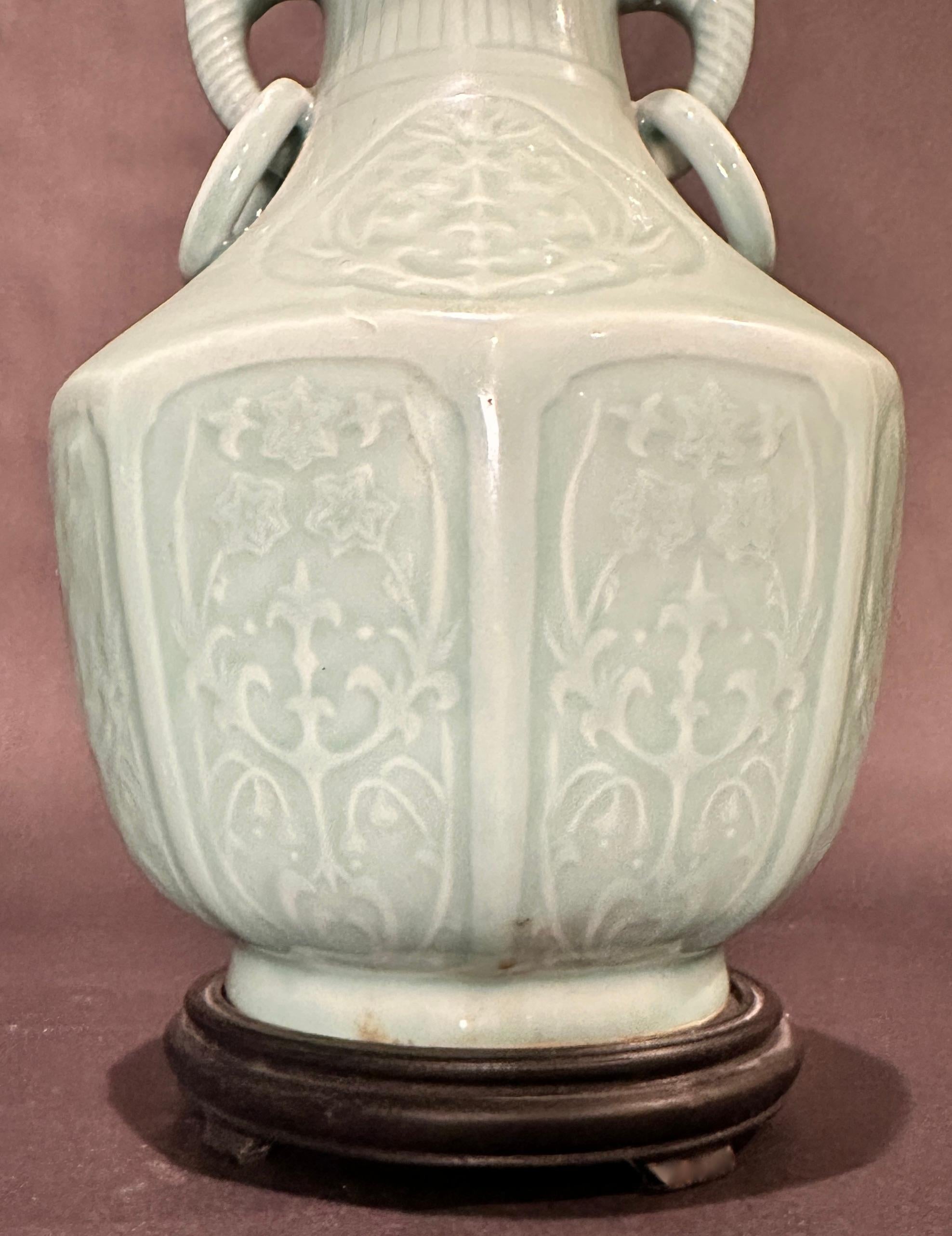 Vernissé Paire de vases céladon vintage en porcelaine chinoise à utiliser comme lampes en vente