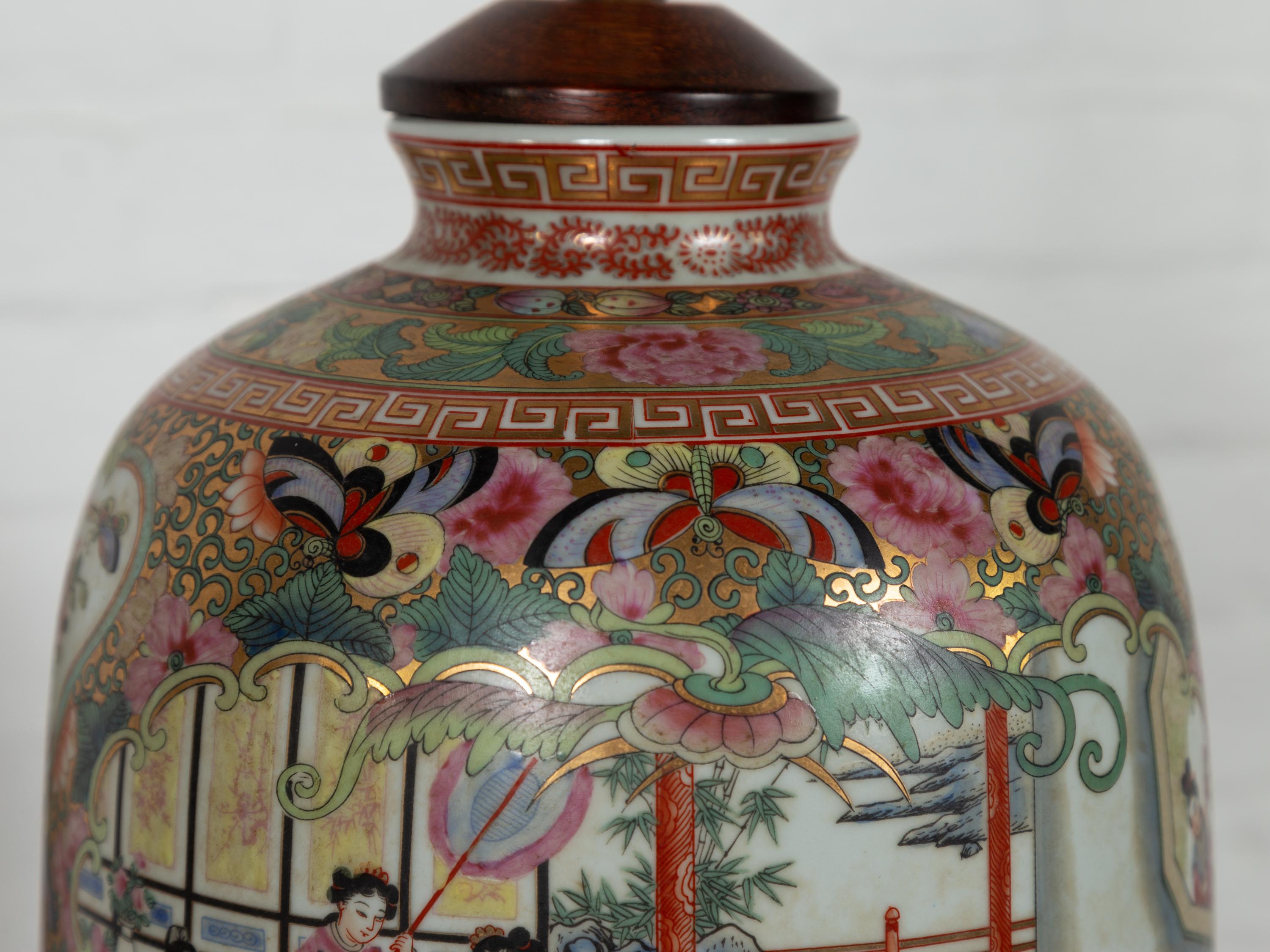 Pair of Vintage Chinese Temple Courtyard Rose Medallion Pattern Table Lamps 5