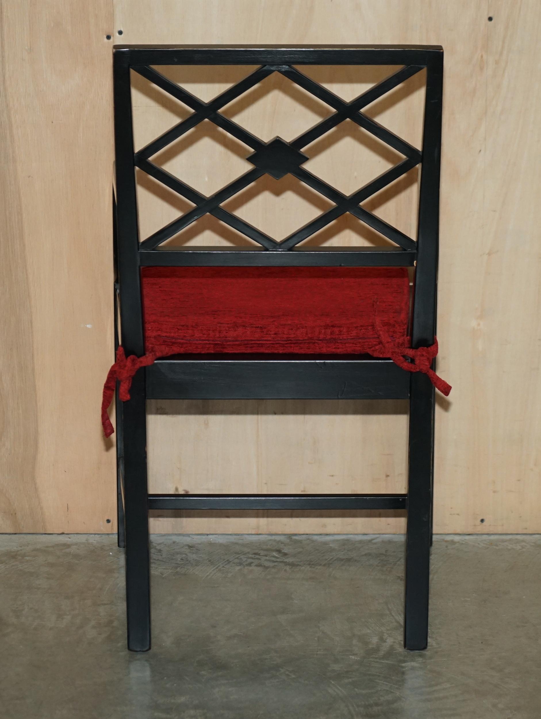 Paire de chaises d'appoint vintage chinoises de style Chippendale en bois d'ébène vieilli en vente 11