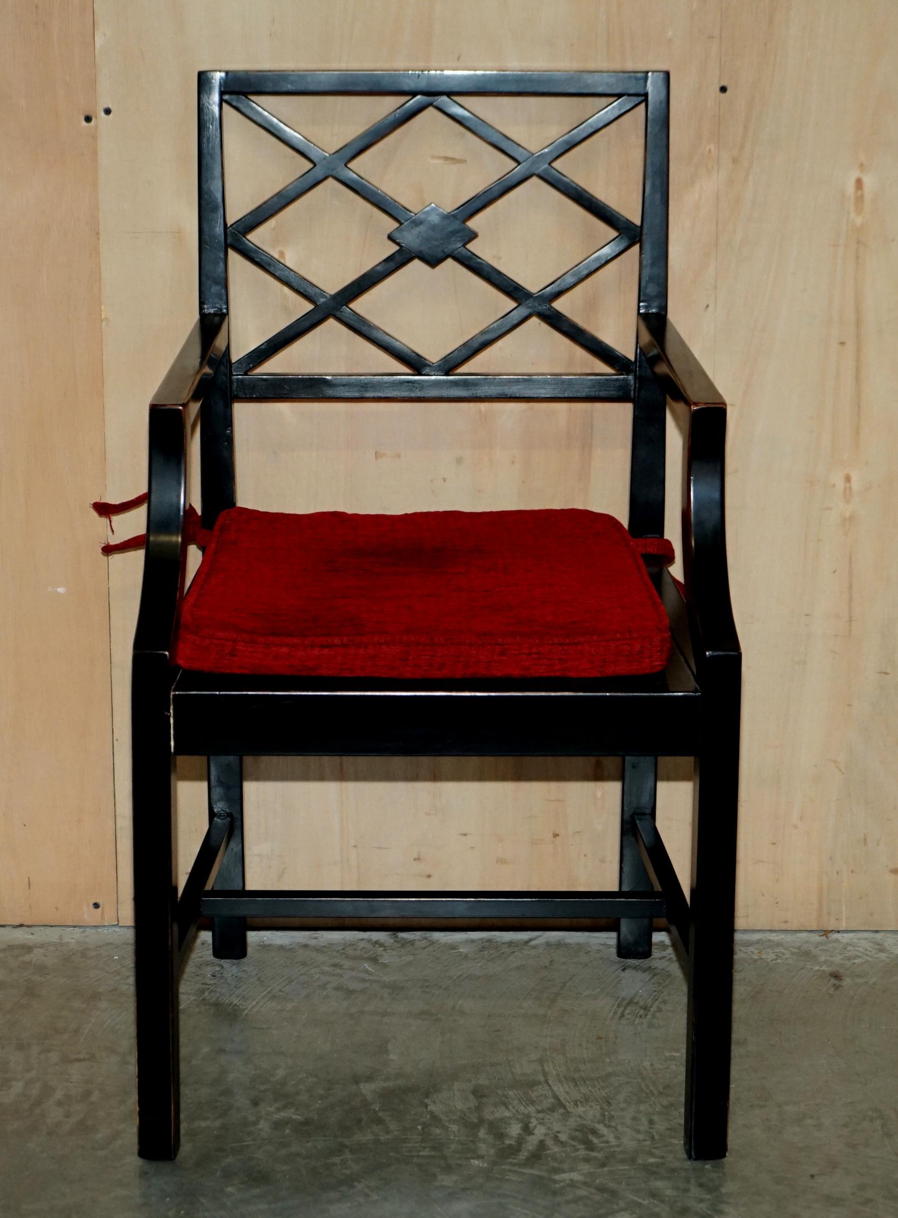 Anglais Paire de chaises d'appoint vintage chinoises de style Chippendale en bois d'ébène vieilli en vente