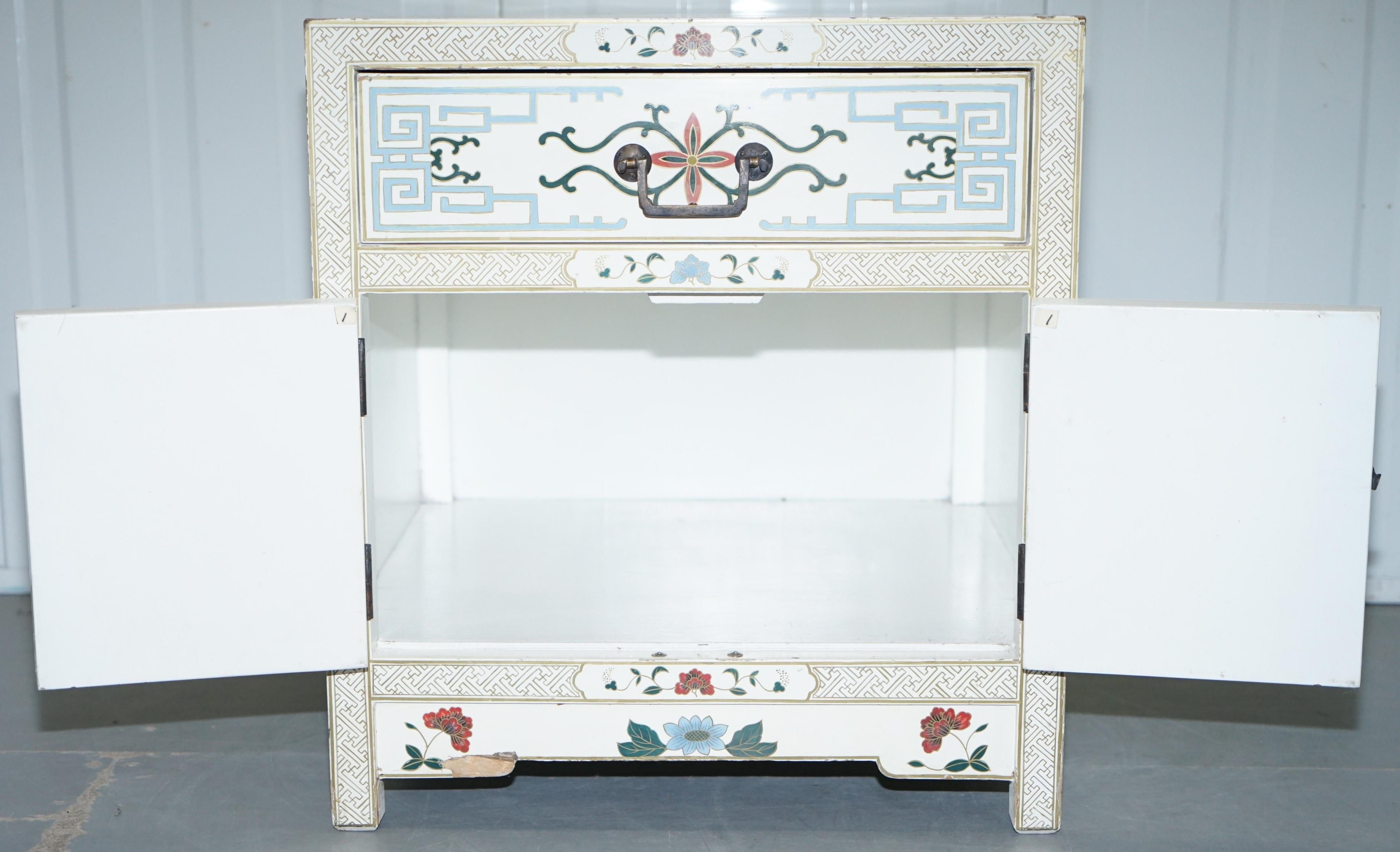 Pair of Vintage Chinese White Lacquered Hand Painted Side Table, Bedside Chests 9