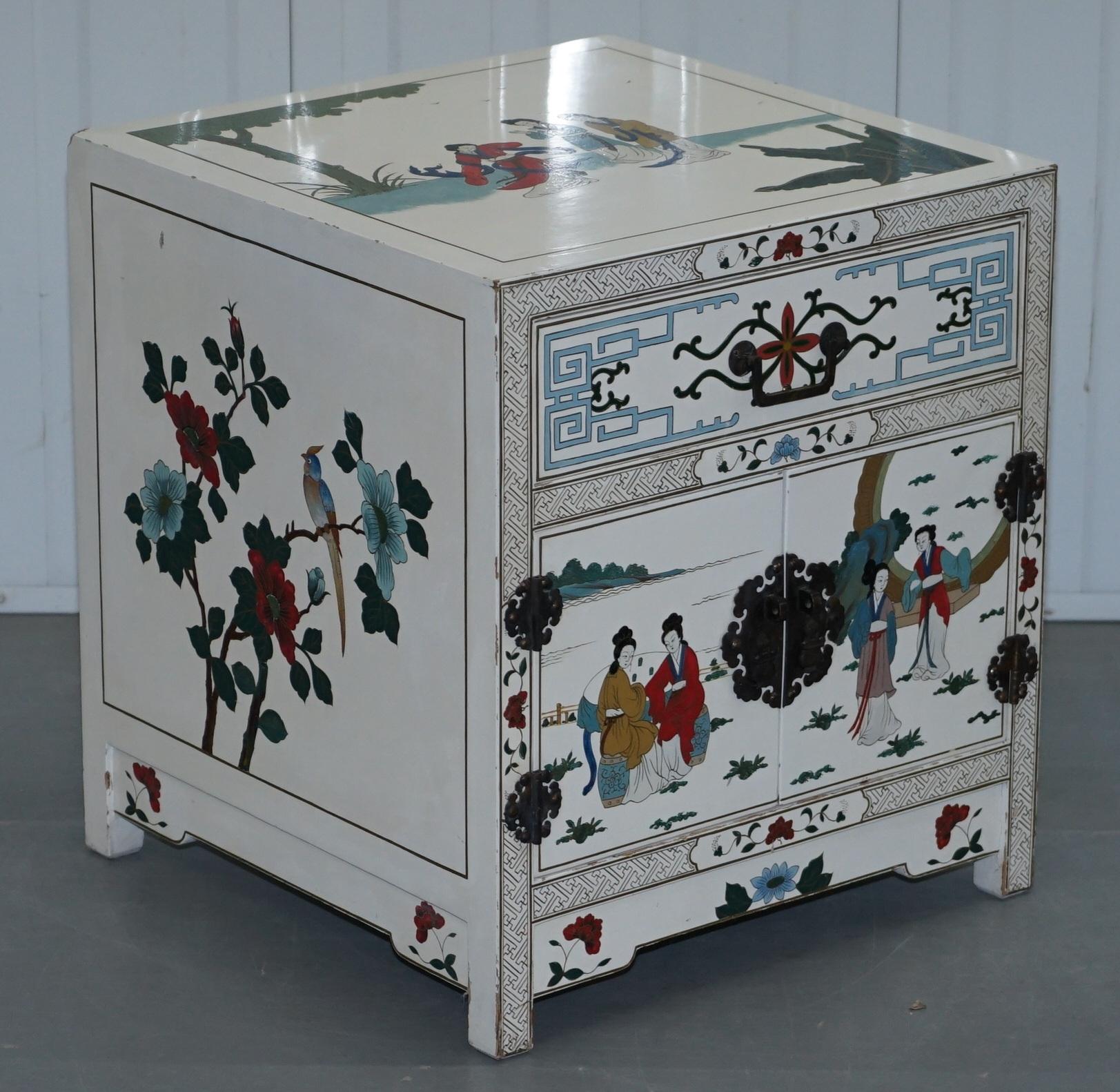 Pair of Vintage Chinese White Lacquered Hand Painted Side Table, Bedside Chests 10