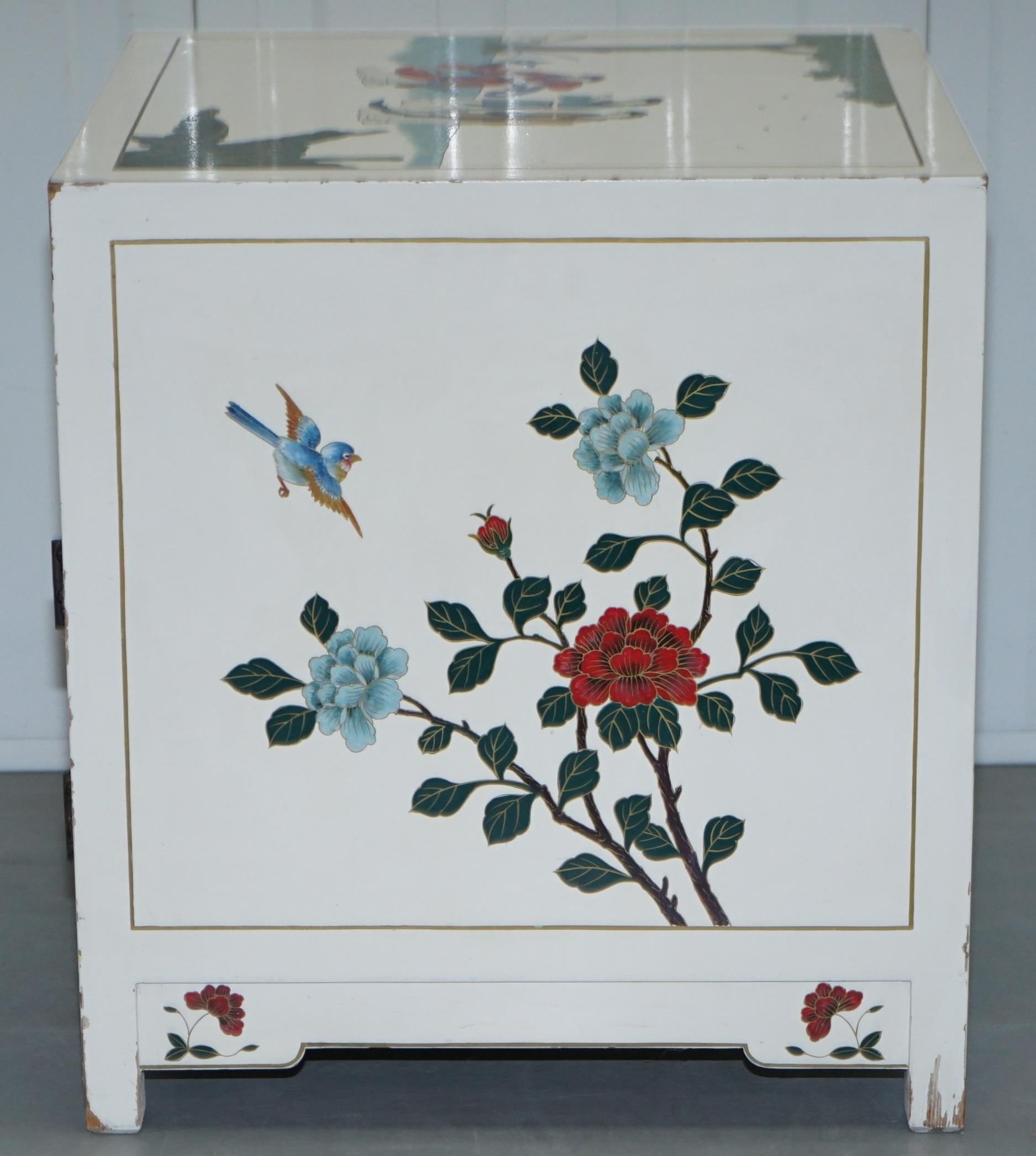 Pair of Vintage Chinese White Lacquered Hand Painted Side Table, Bedside Chests 14