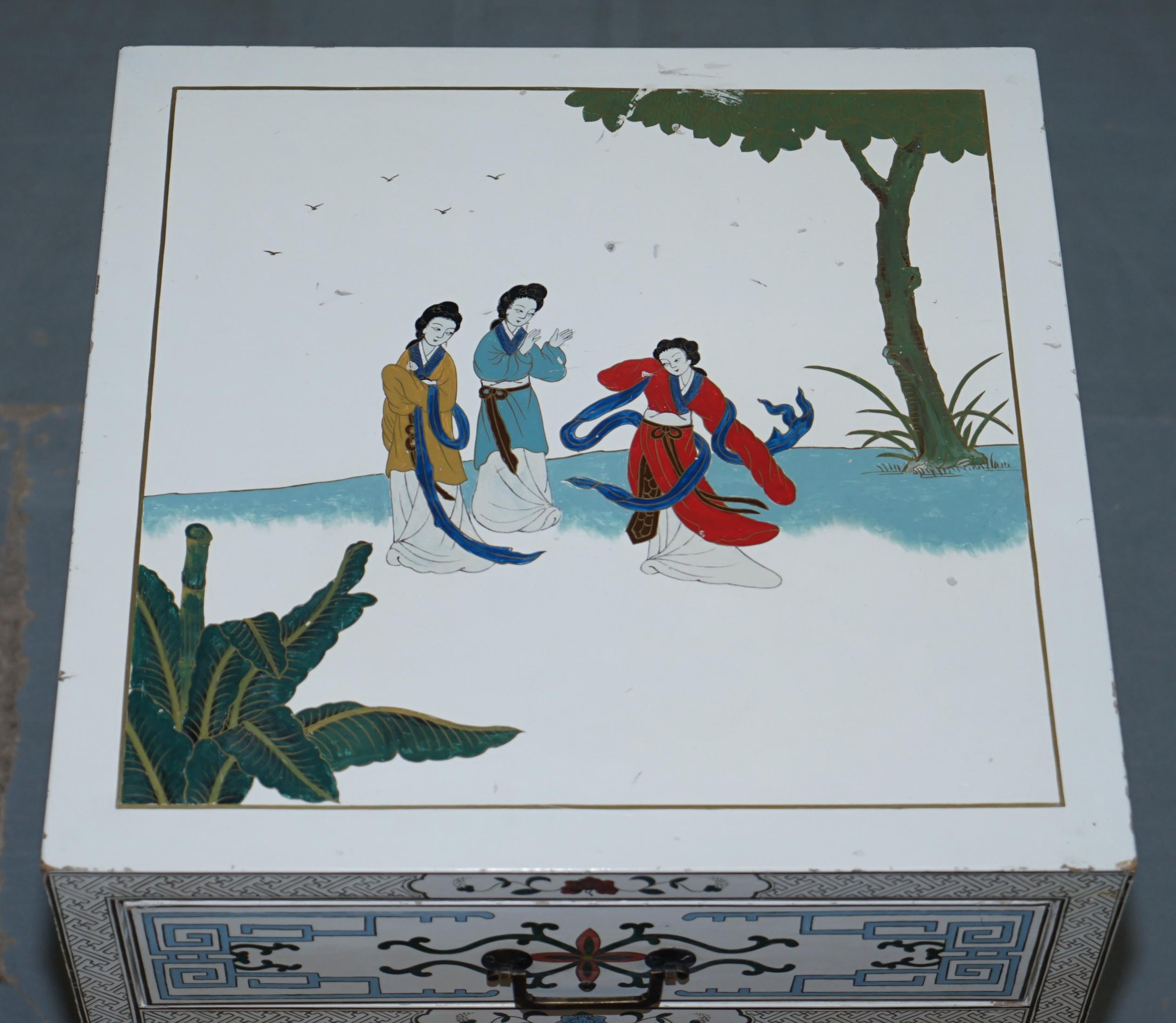 Hand-Crafted Pair of Vintage Chinese White Lacquered Hand Painted Side Table, Bedside Chests