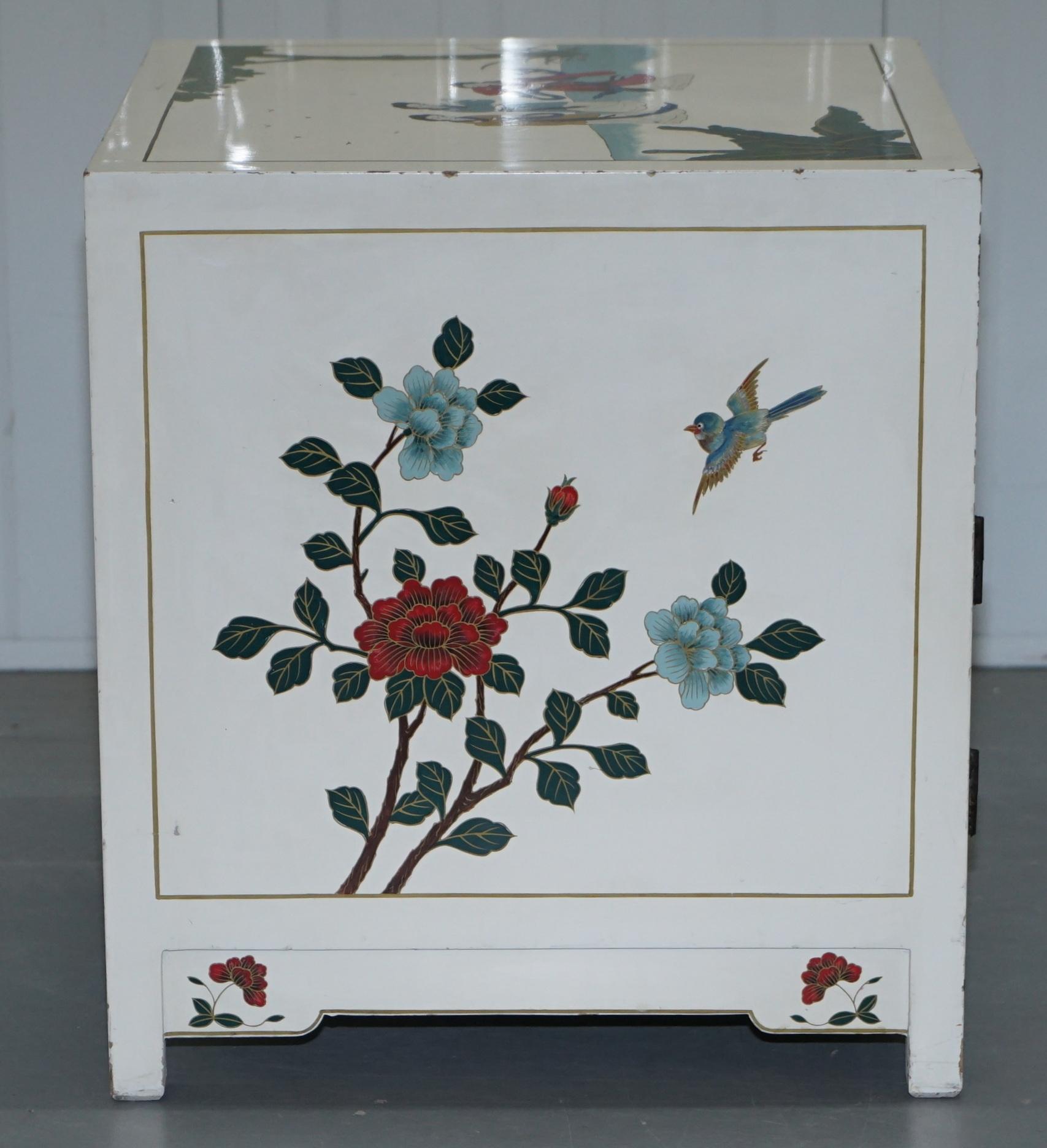 Pair of Vintage Chinese White Lacquered Hand Painted Side Table, Bedside Chests 4
