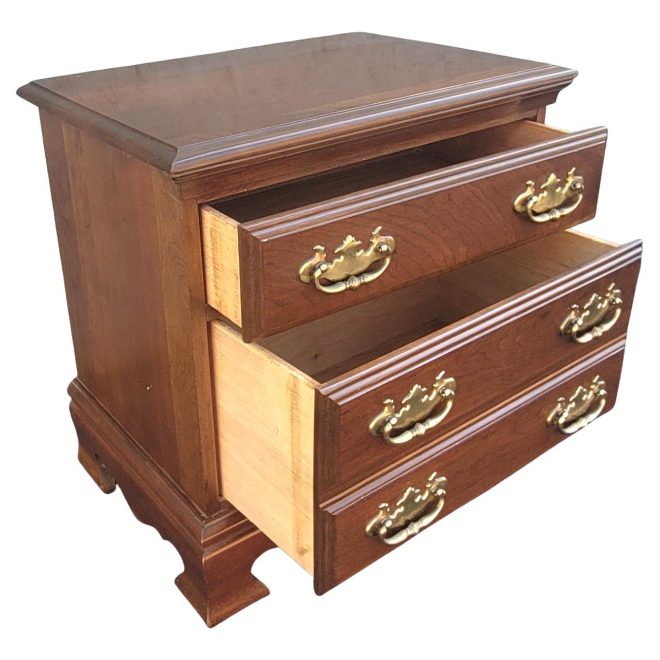 20th Century Pair of Vintage Chippendale Cherry Bedside Chest of Drawer Nightstand For Sale