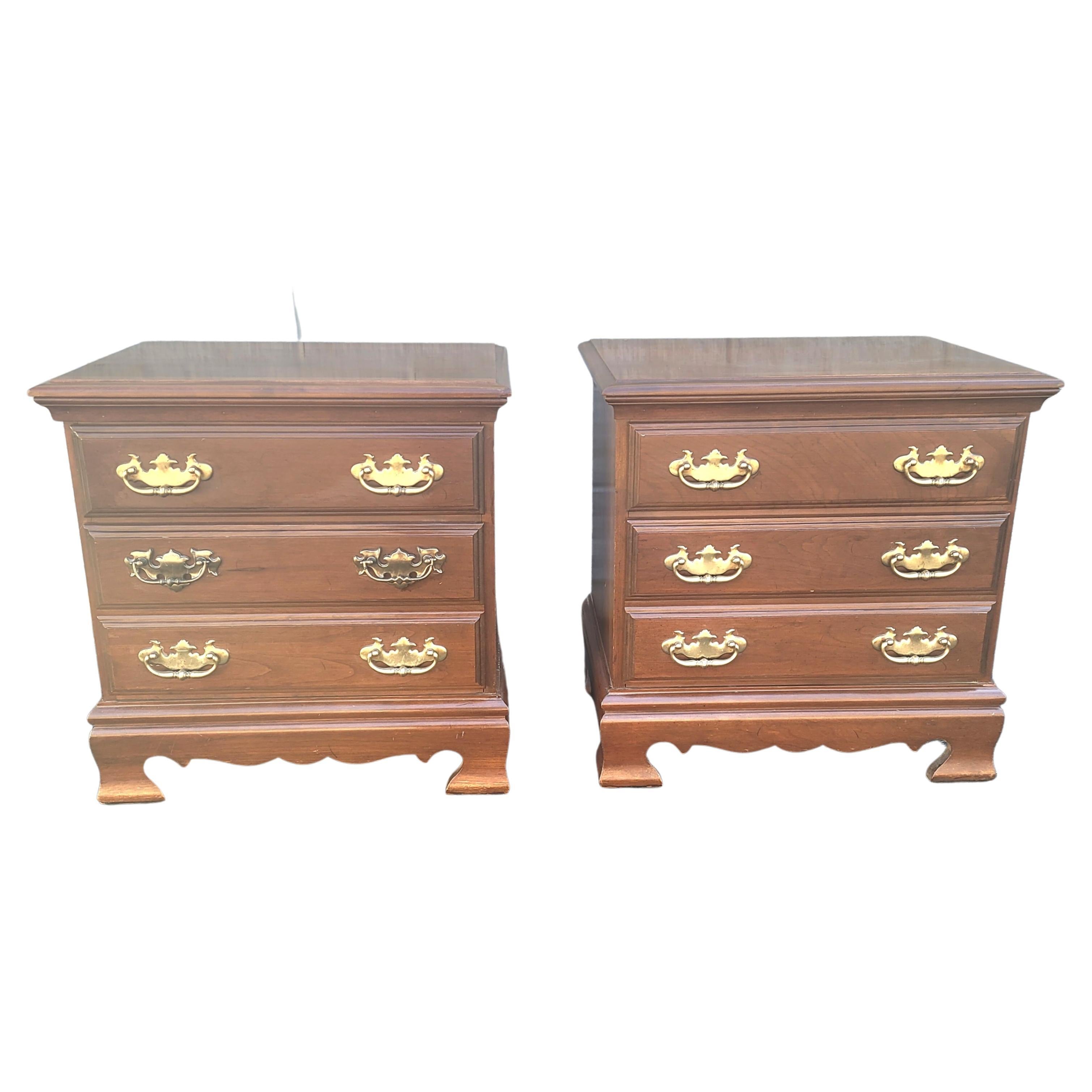 Brass Pair of Vintage Chippendale Cherry Bedside Chest of Drawer Nightstand For Sale
