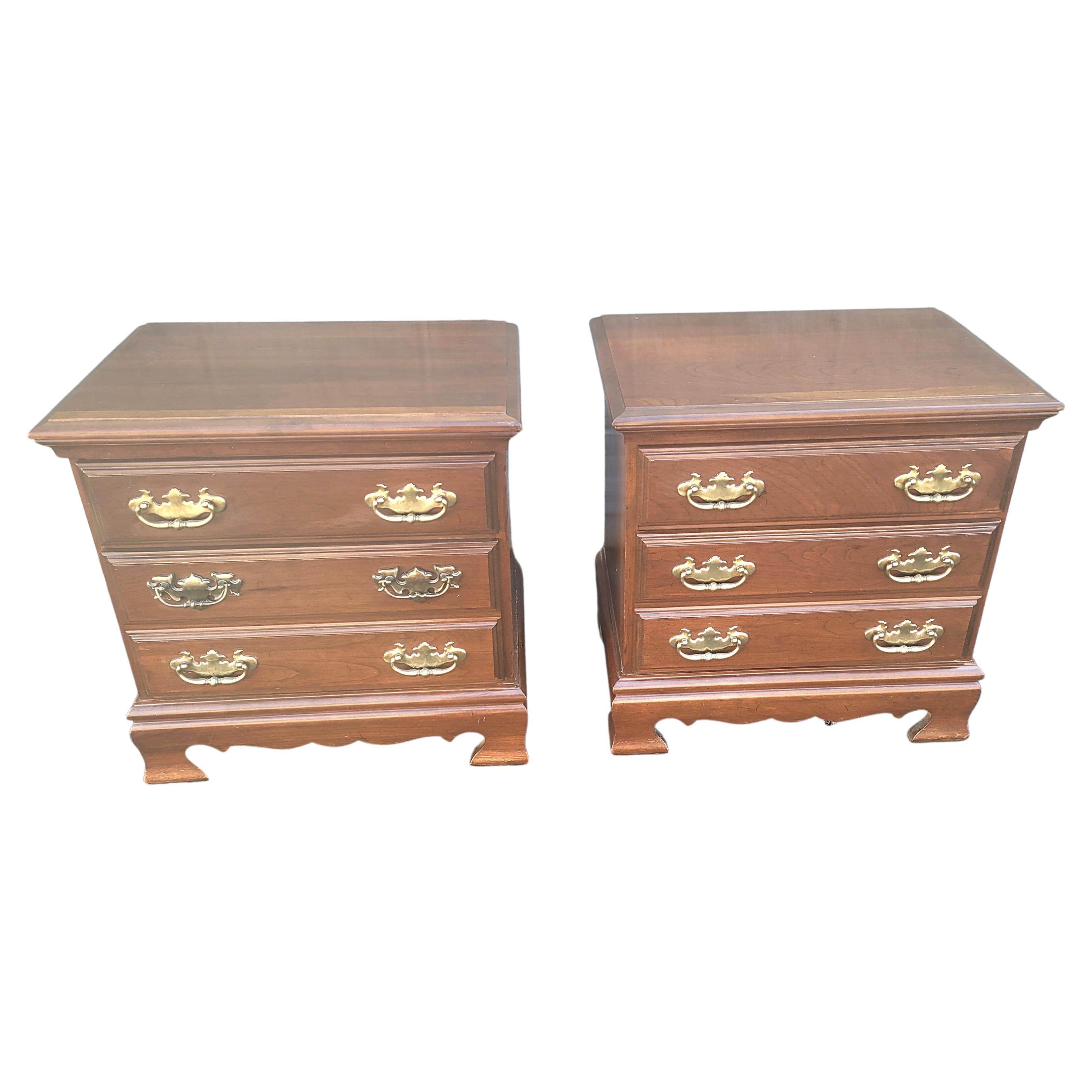 Pair of Vintage Chippendale Cherry Bedside Chest of Drawer Nightstand For Sale 1