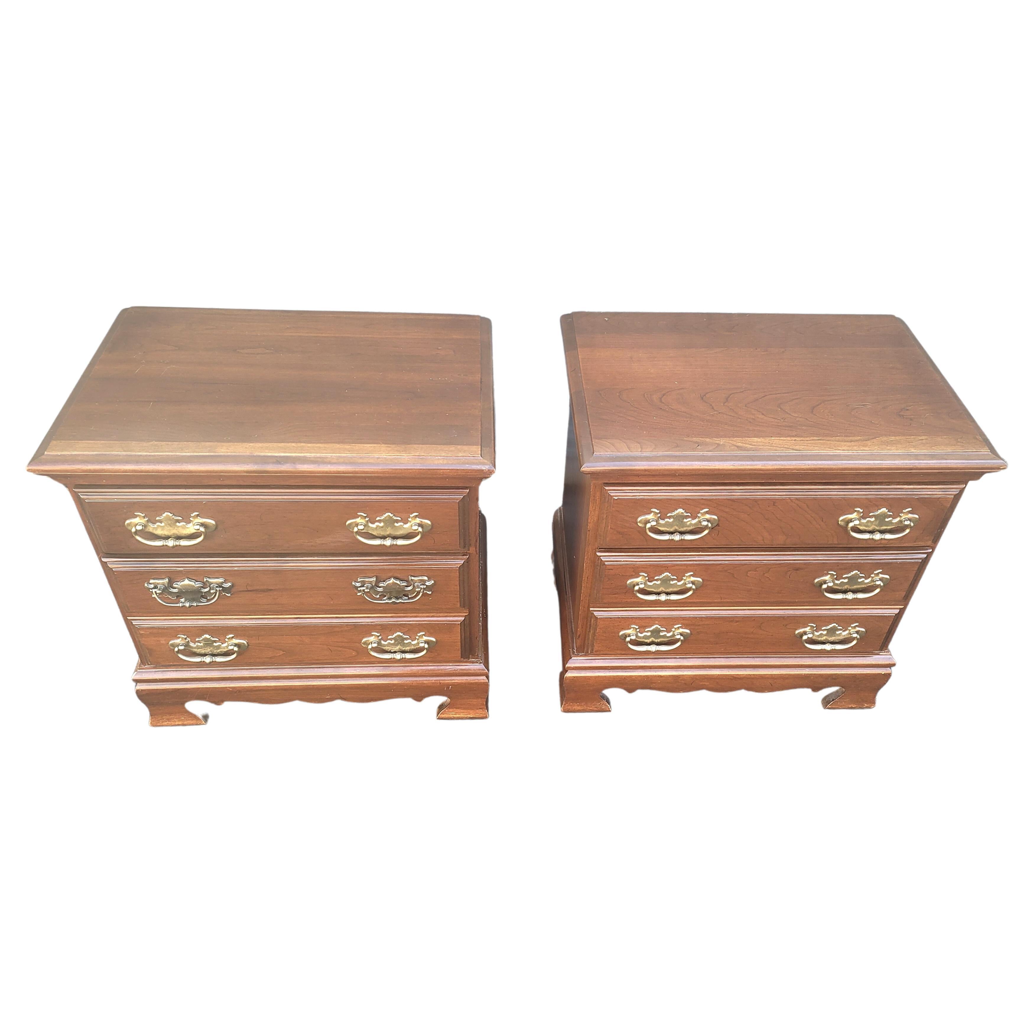 Pair of Vintage Chippendale Cherry Bedside Chest of Drawer Nightstand For Sale 2