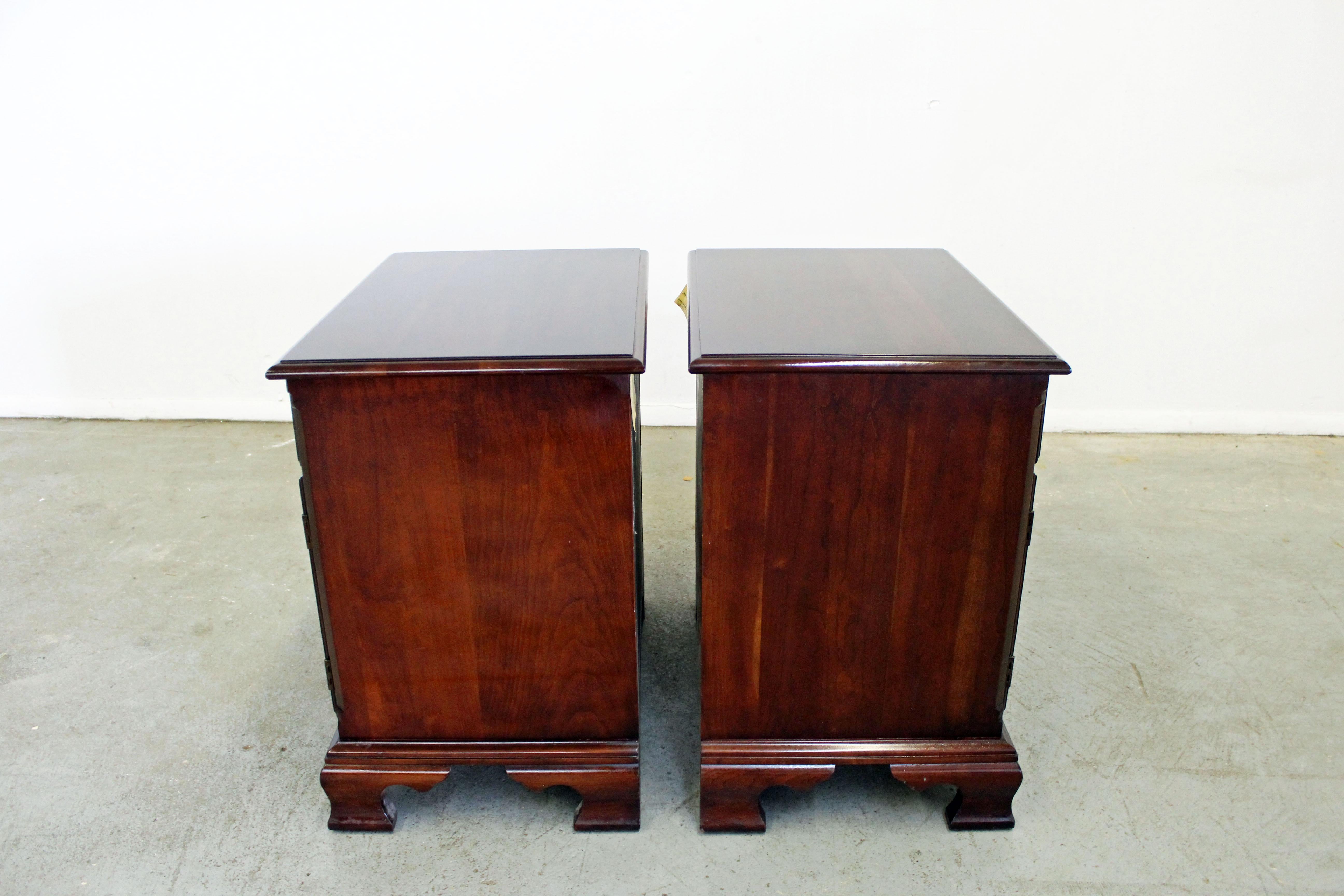 American Pair of Vintage Chippendale Statton Old Towne Cherry Nightstands