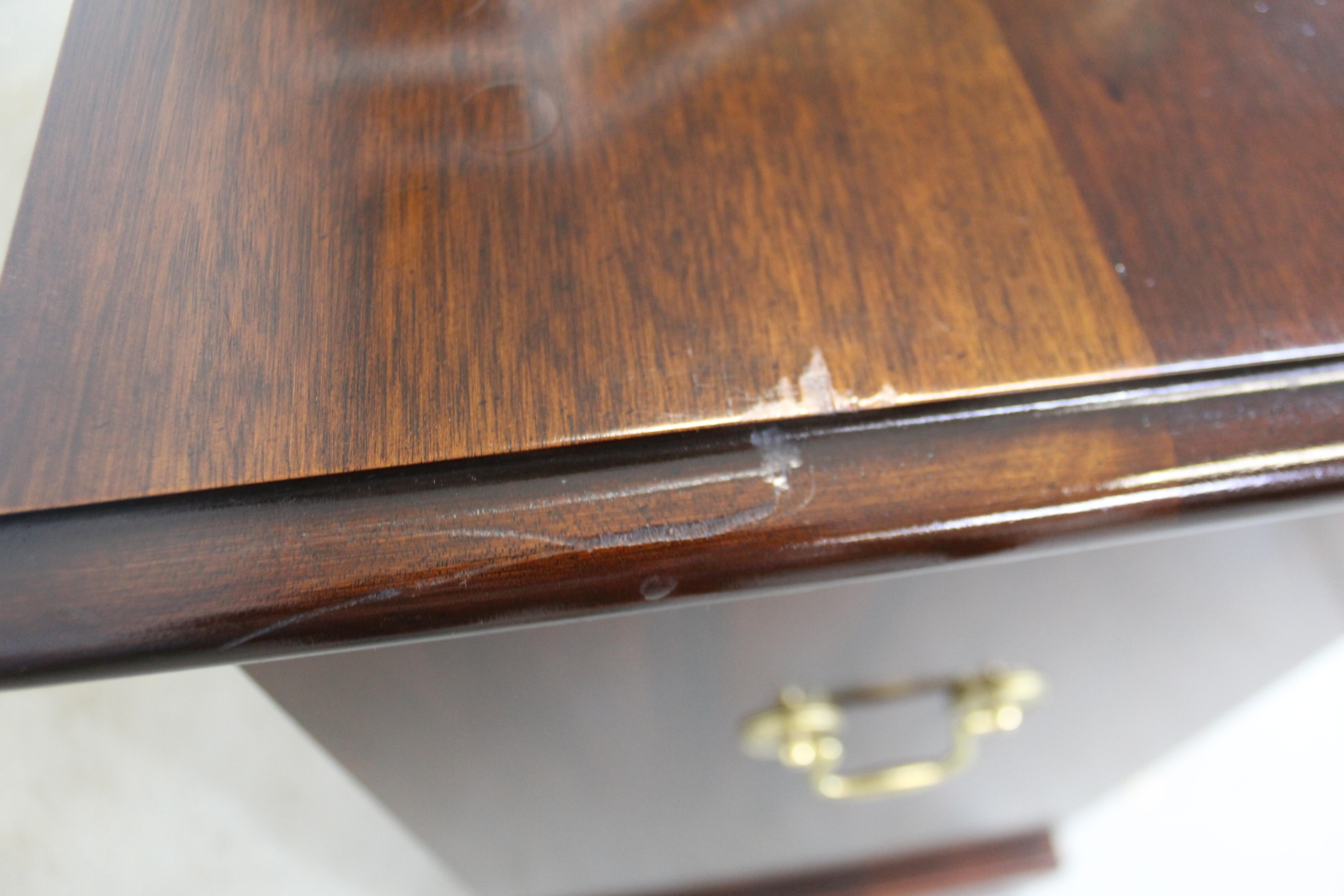 Pair of Vintage Chippendale Statton Old Towne Dark Mahogany Nightstands 1